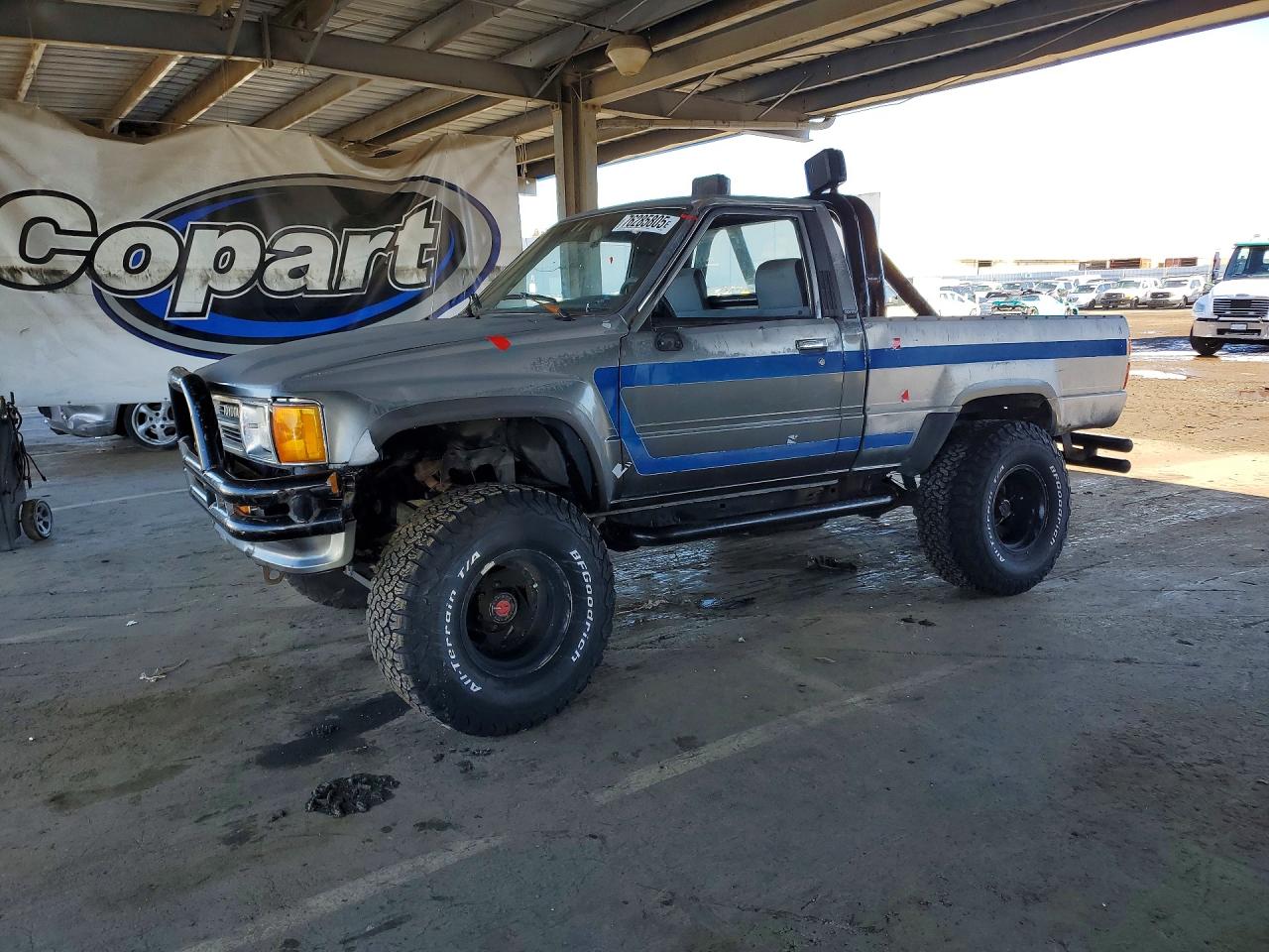 1988 Toyota Pickup Base Silver vin: JT4RN63A1J0226887