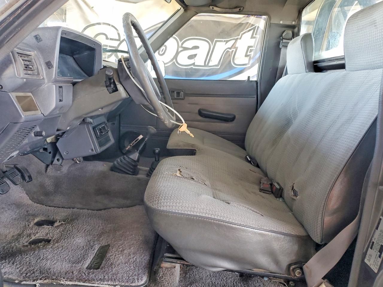 1988 Toyota Pickup Base Silver vin: JT4RN63A1J0226887