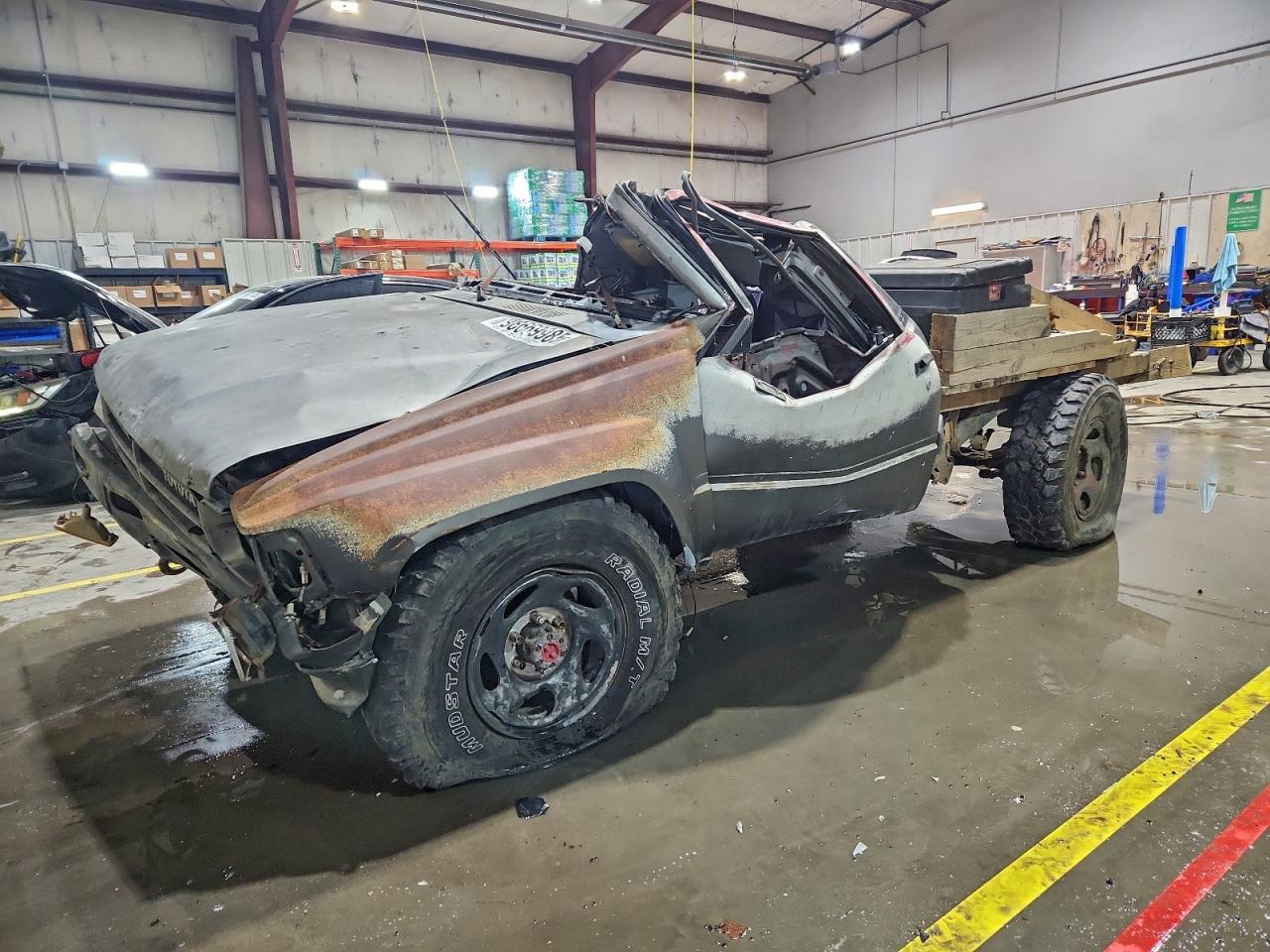 1988 Toyota Pickup Rn63 Std Two Tone vin: JT4RN63AXJ8001613