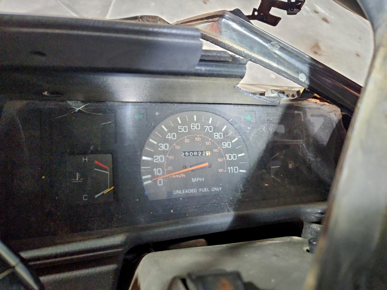 1988 Toyota Pickup Rn63 Std Two Tone vin: JT4RN63AXJ8001613