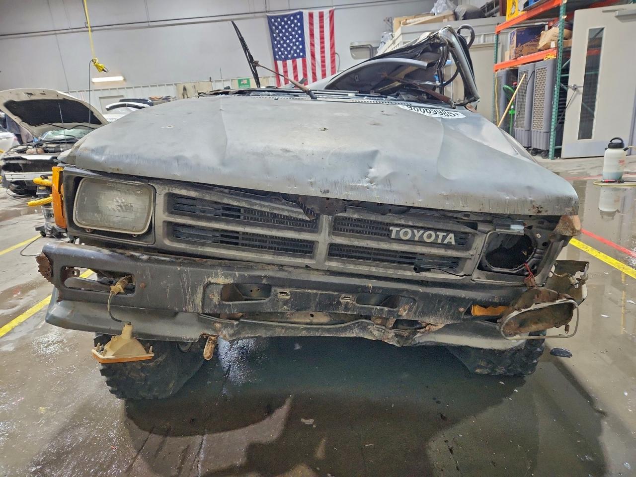 1988 Toyota Pickup Rn63 Std Two Tone vin: JT4RN63AXJ8001613