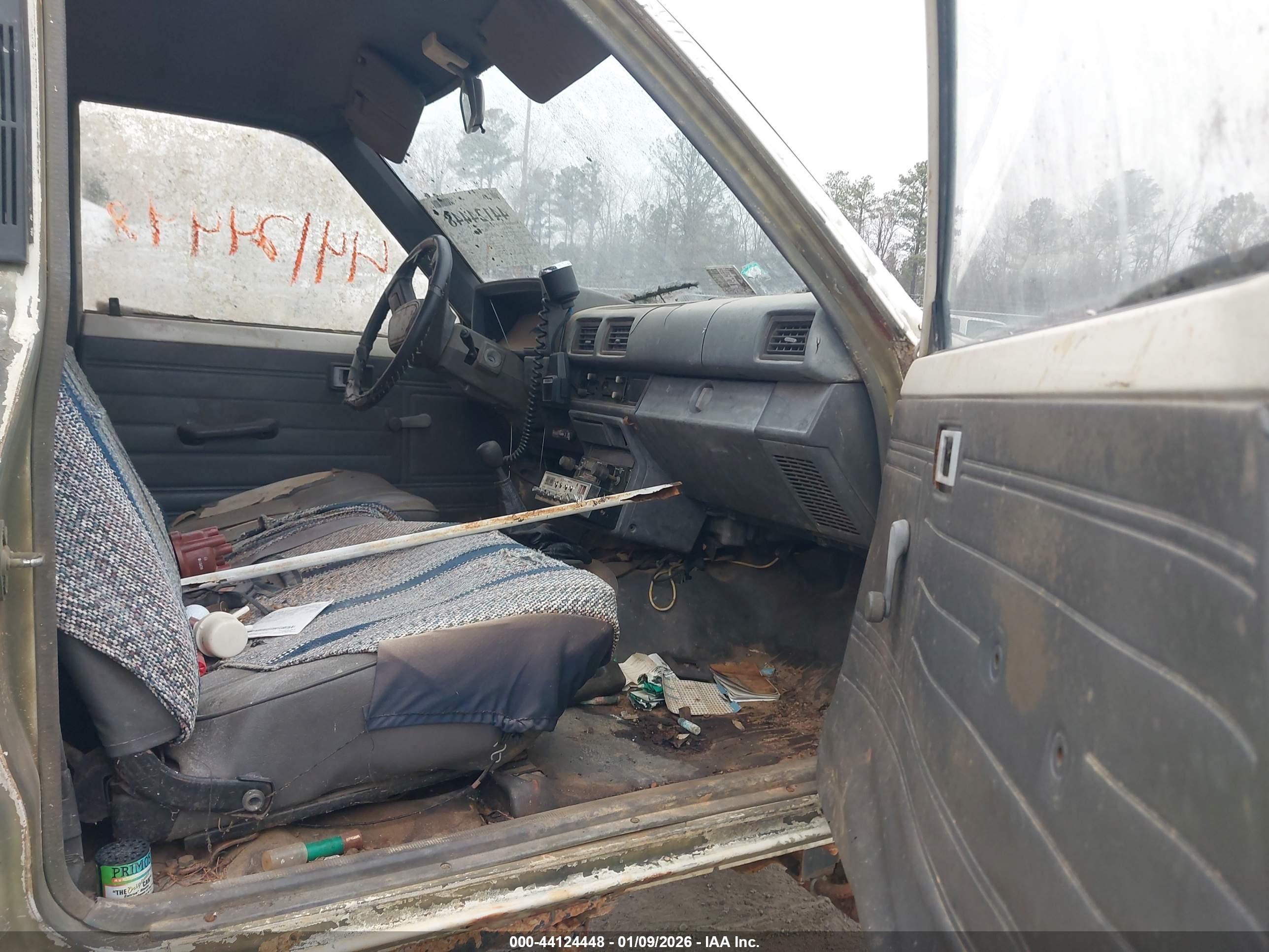 1987 Toyota Pickup Rn63 Std Brown vin: JT4RN63R7H0128494