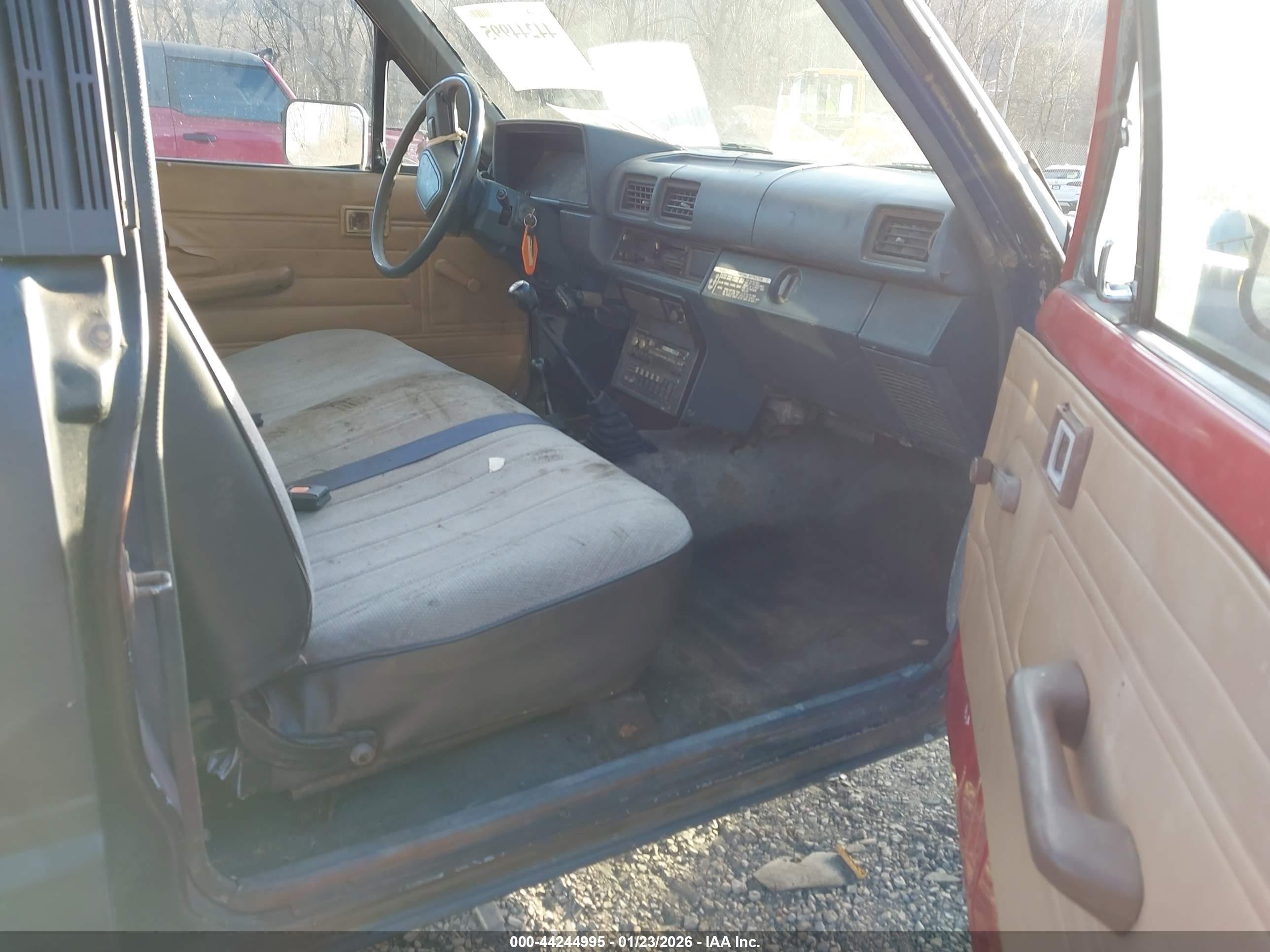 1987 Toyota Pickup Rn63 Std Black vin: JT4RN63R7H0147773