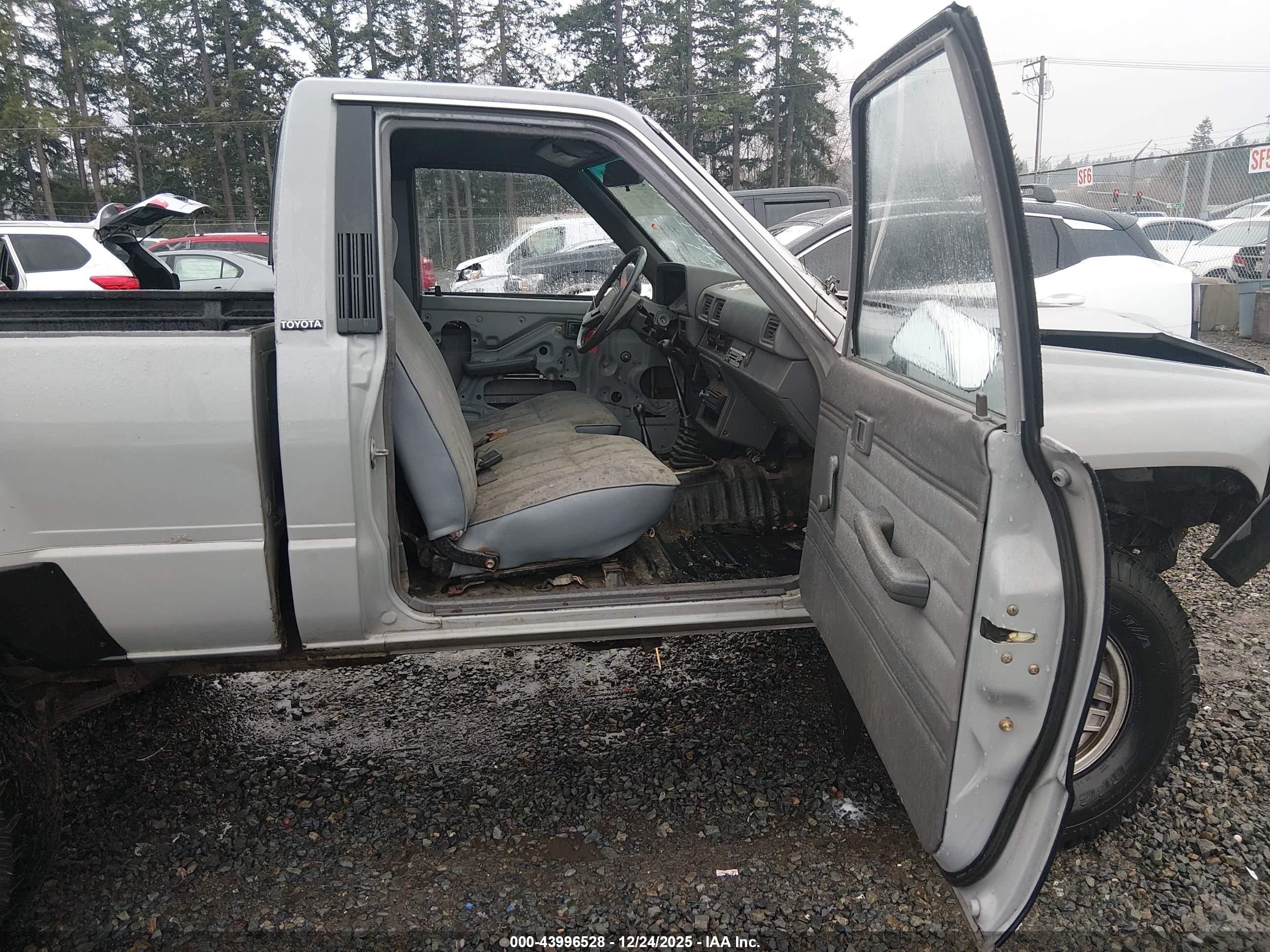 1987 Toyota Pickup Rn63 Std Gray vin: JT4RN63R7H0156330