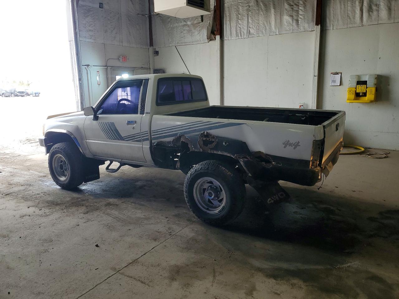 1987 Toyota Pickup Base Белый vin: JT4RN63R8H0178188