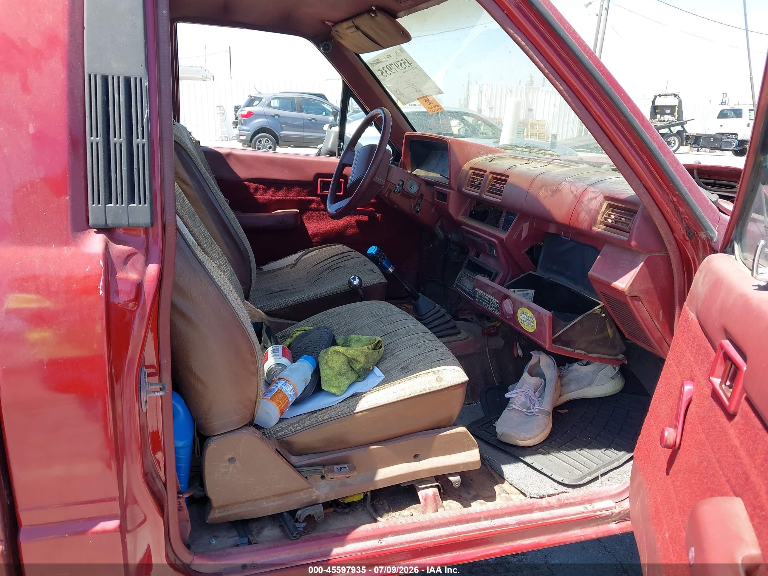 1988 Toyota Pickup Rn63 Sr5 Темно-бордовый vin: JT4RN63S6J5035638