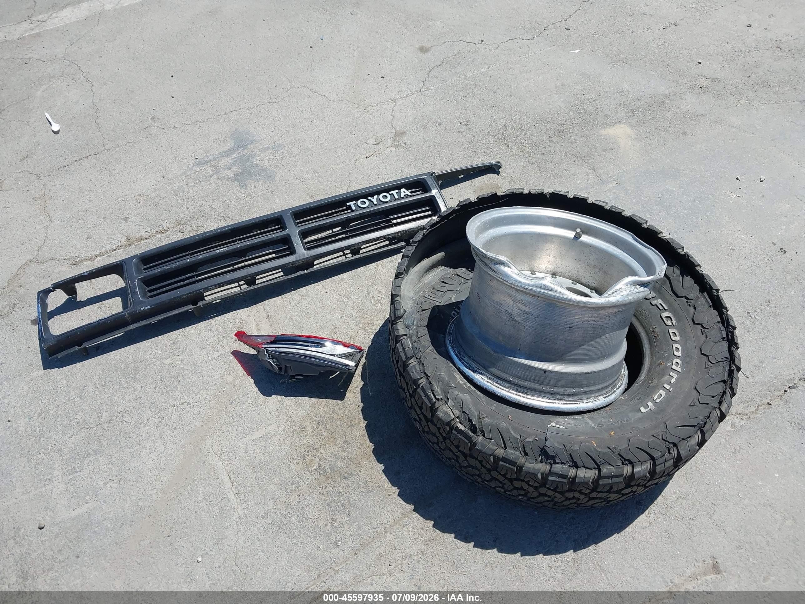 1988 Toyota Pickup Rn63 Sr5 Темно-бордовый vin: JT4RN63S6J5035638