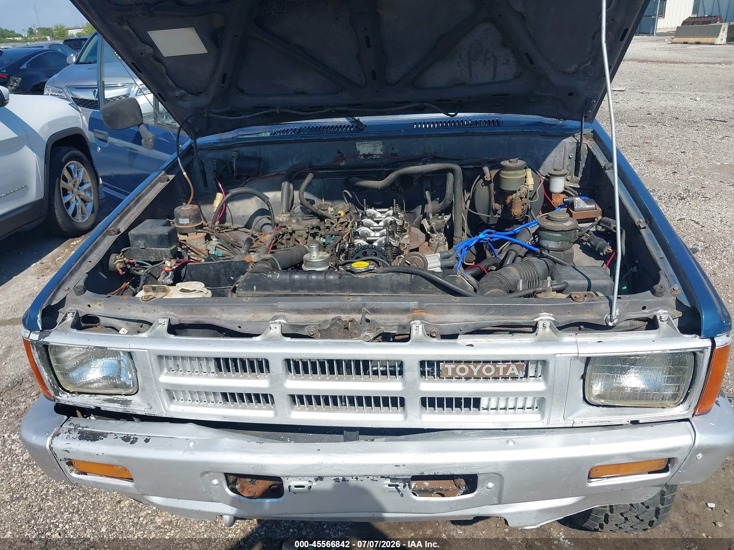 1985 Toyota Pickup Xtracab Rn66 Dlx Blue vin: JT4RN66D2F5085313