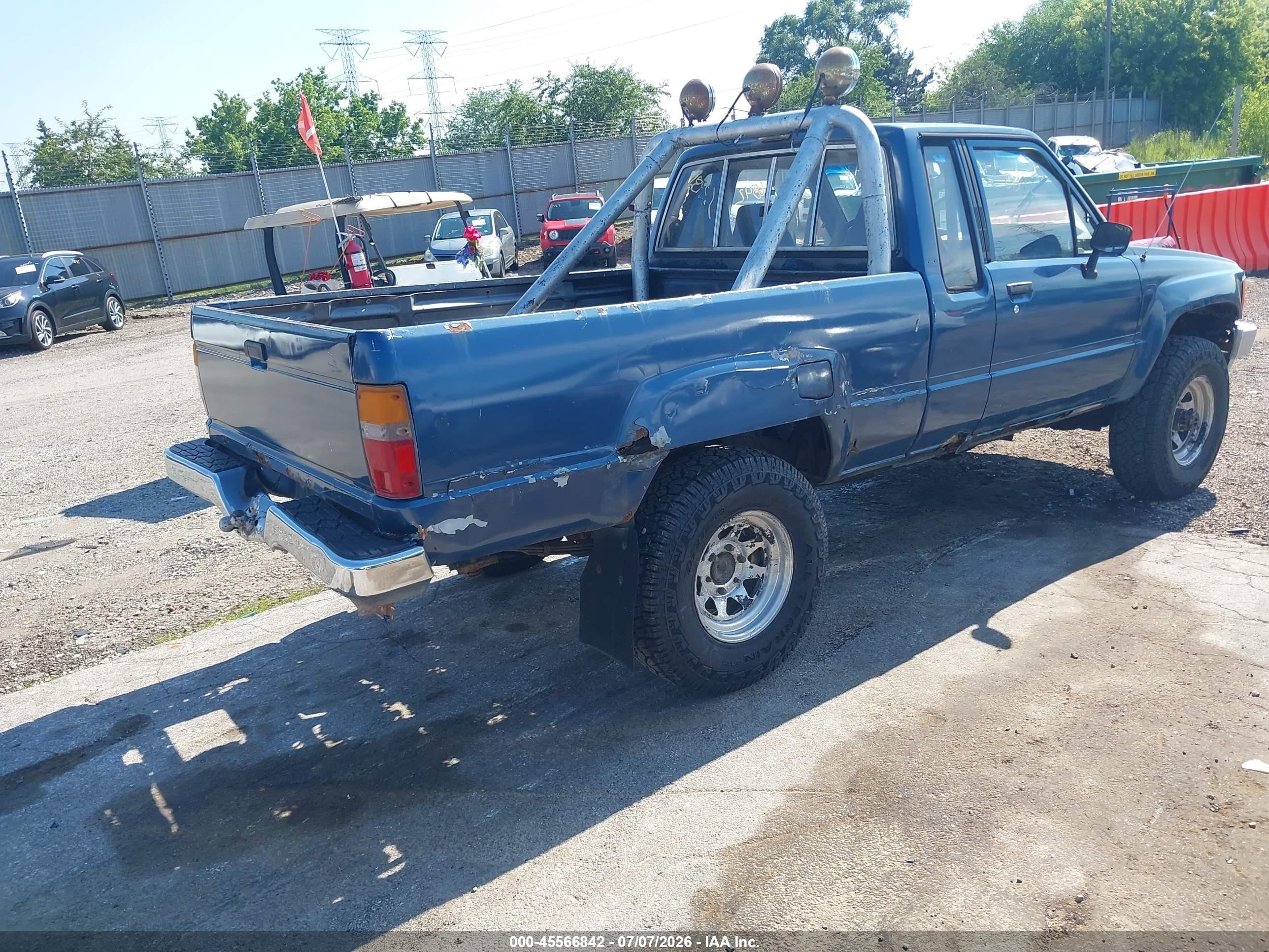 1985 Toyota Pickup Xtracab Rn66 Dlx Blue vin: JT4RN66D2F5085313