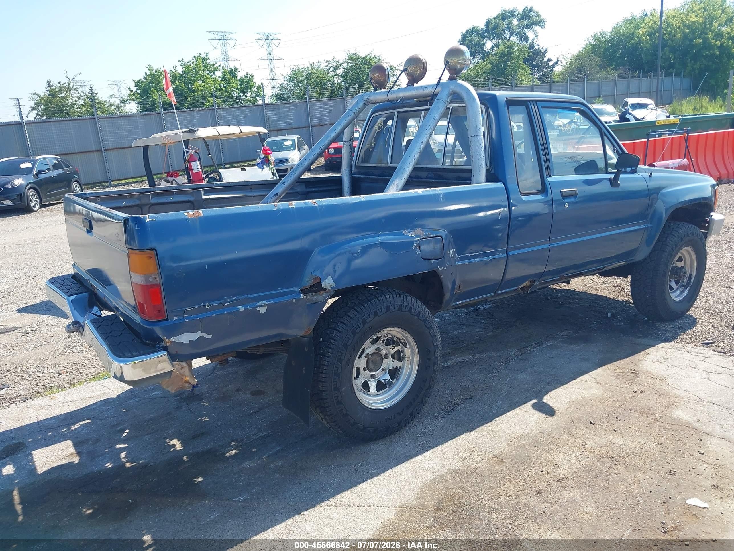1985 Toyota Pickup Xtracab Rn66 Dlx Blue vin: JT4RN66D2F5085313