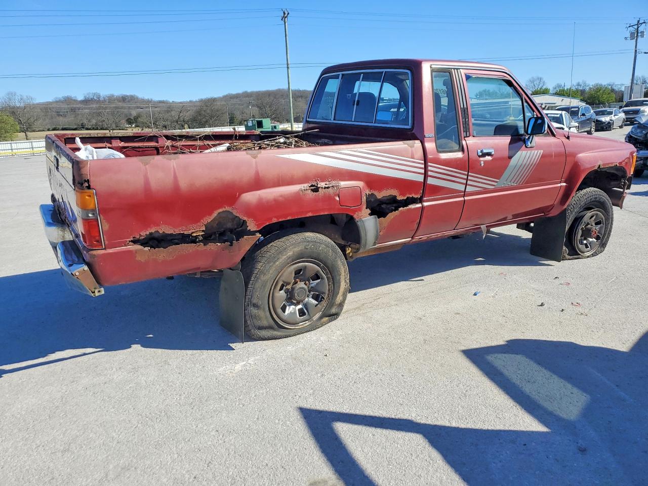 1987 Toyota Pickup Deluxe Burgundy vin: JT4RN67D7H5059355