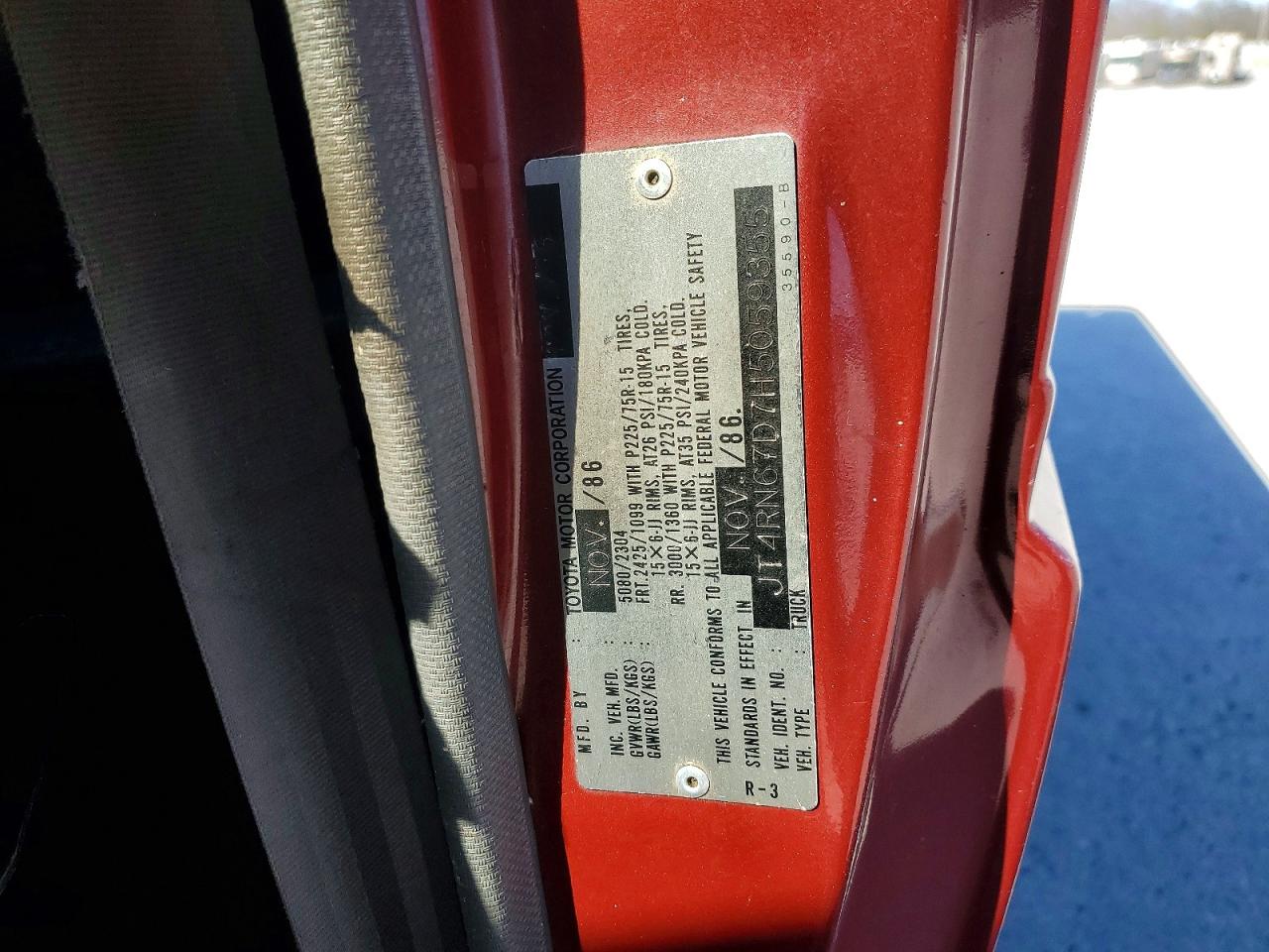 1987 Toyota Pickup Deluxe Burgundy vin: JT4RN67D7H5059355