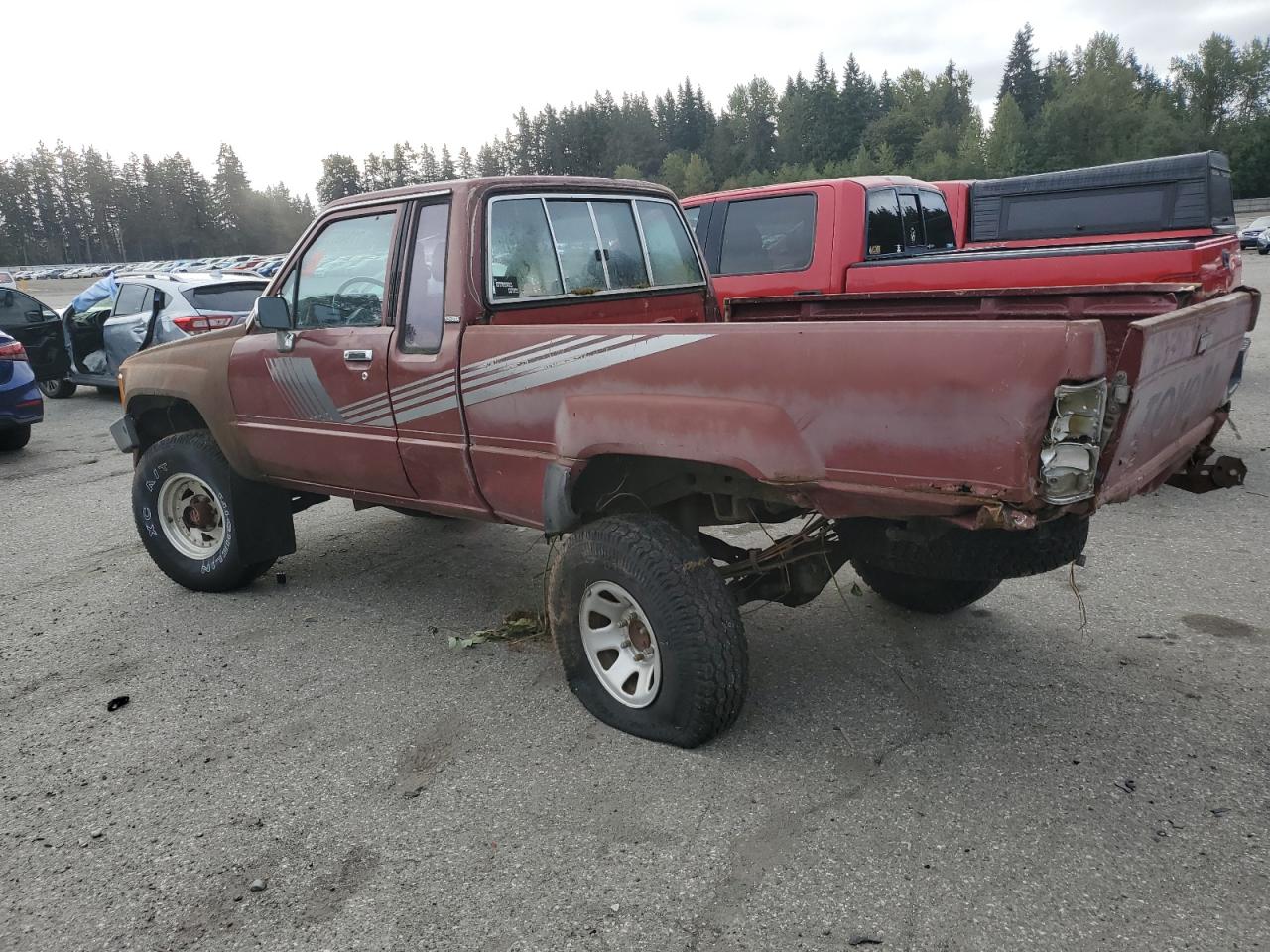1987 Toyota Pickup Xtracab Rn67 Dlx Maroon vin: JT4RN67DXH5058149