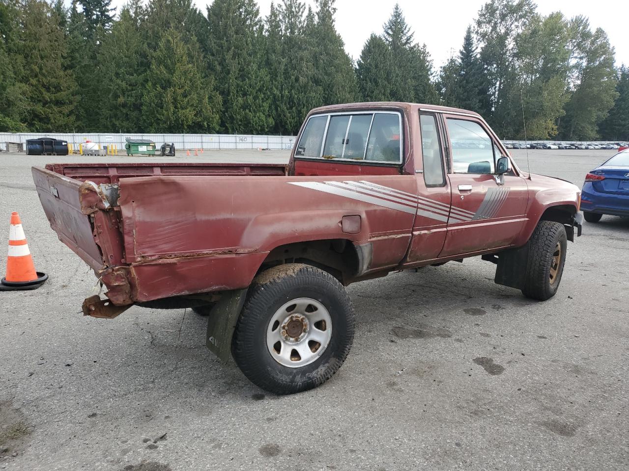 1987 Toyota Pickup Xtracab Rn67 Dlx Maroon vin: JT4RN67DXH5058149