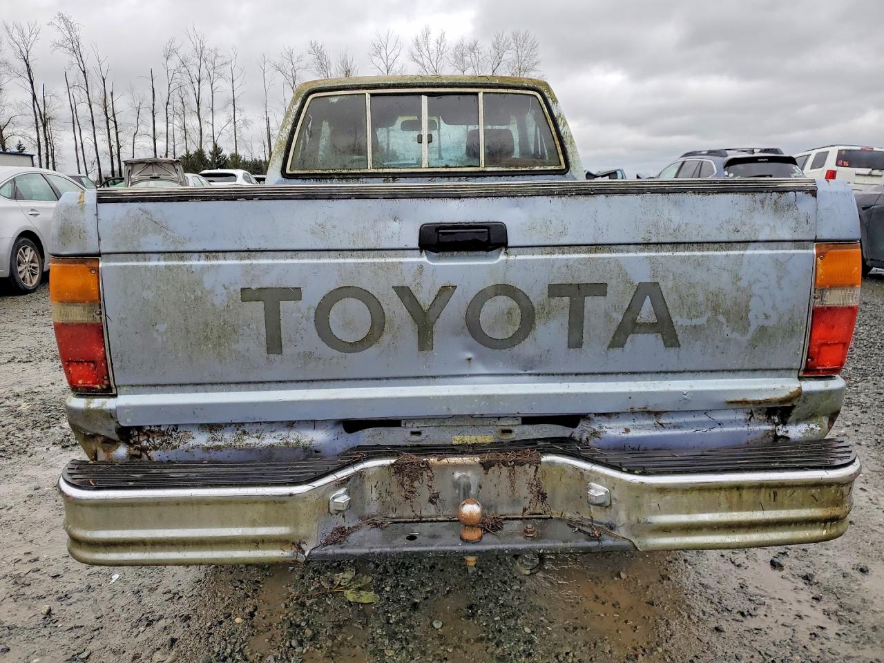 1988 Toyota Pickup Deluxe Blue vin: JT4RN67P6J5091116