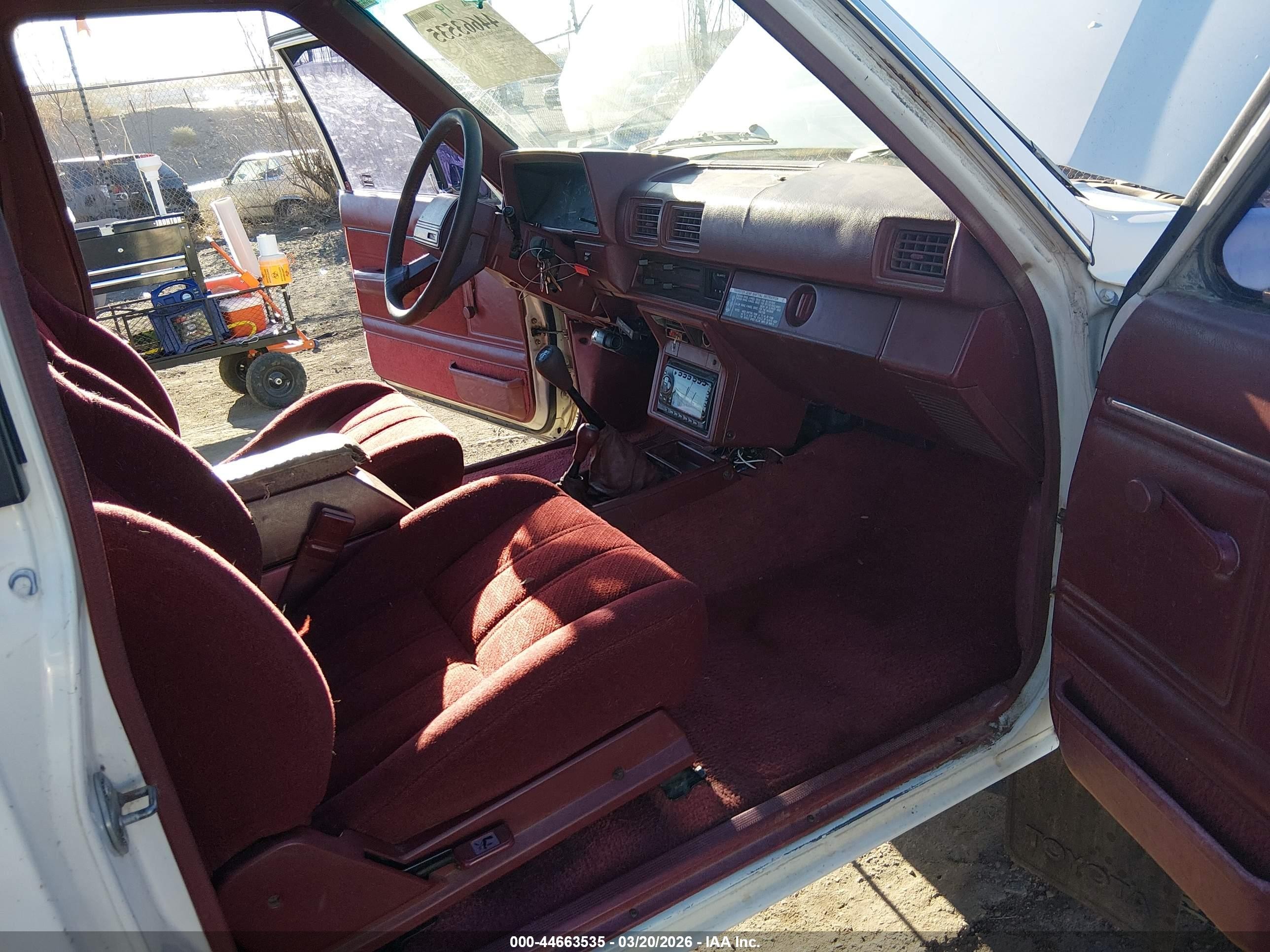 1988 Toyota Pickup Xtracab Rn67 Sr5 White vin: JT4RN67S5J5090964