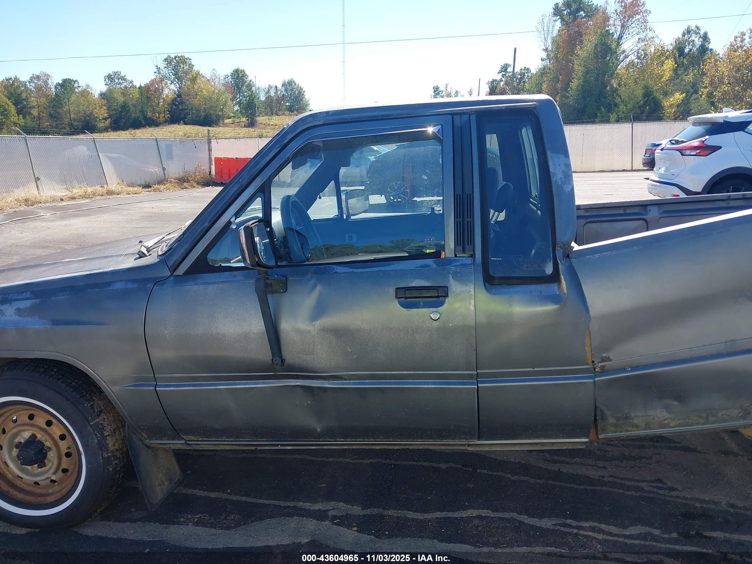 1987 Toyota Pickup Xtracab Rn70 Dlx Gray vin: JT4RN70D2H0039219