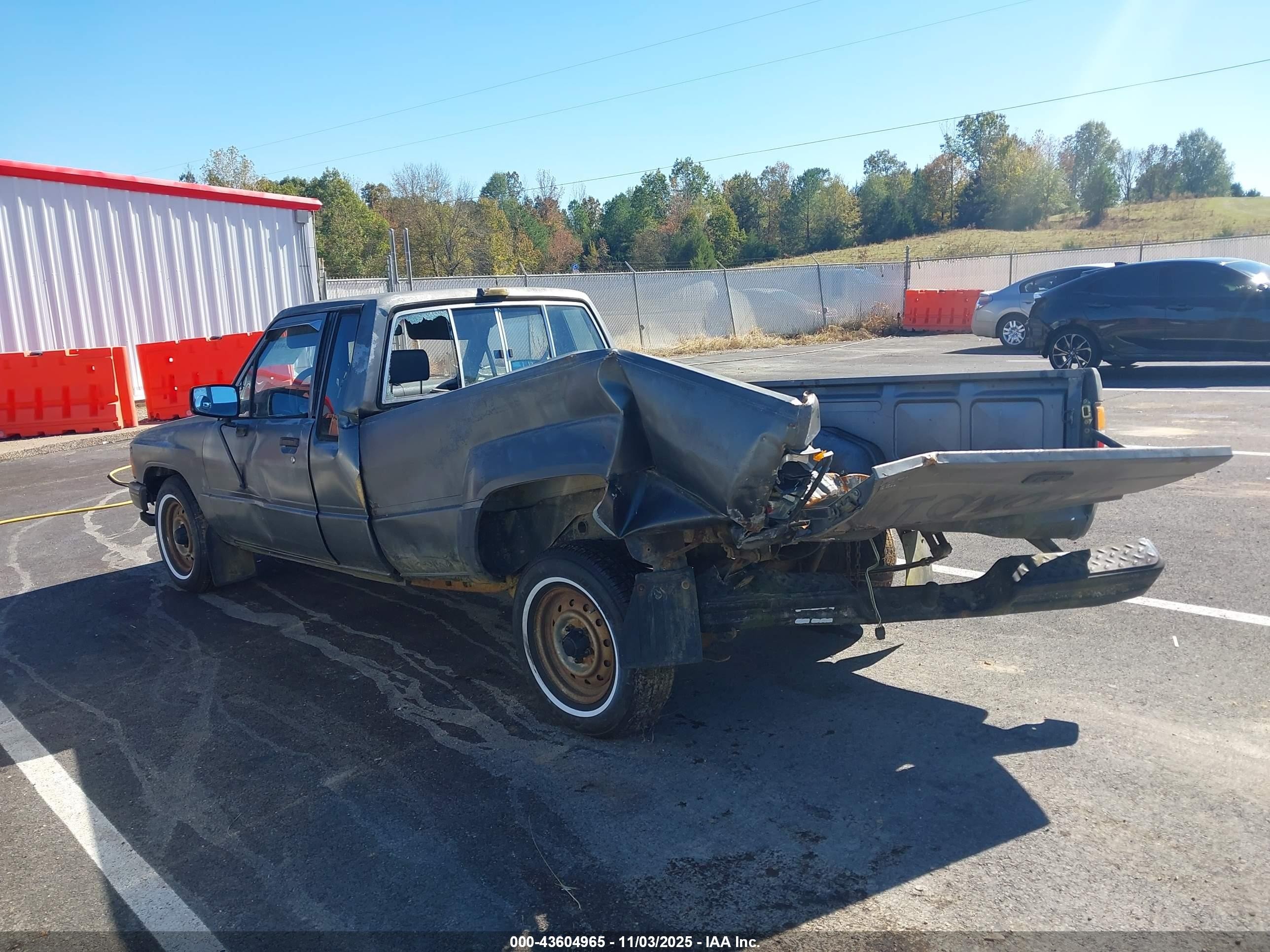 1987 Toyota Pickup Xtracab Rn70 Dlx Gray vin: JT4RN70D2H0039219