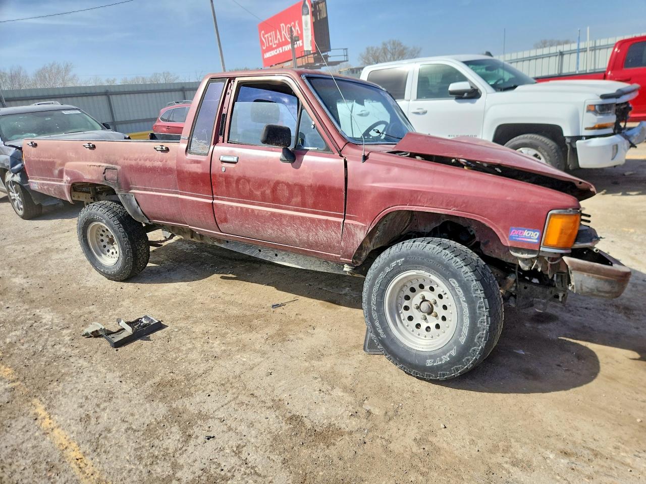 1987 Toyota Pickup Deluxe Бордовый vin: JT4RN70D6H0037599