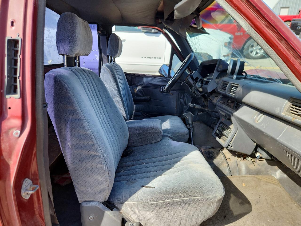 1987 Toyota Pickup Deluxe Бордовый vin: JT4RN70D6H0037599