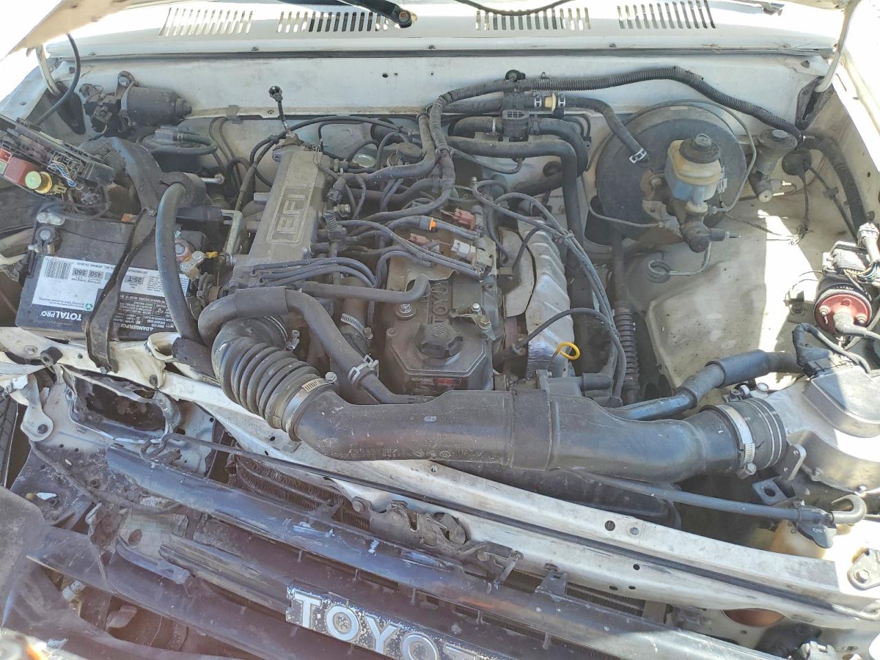 1990 Toyota Pickup Base White vin: JT4RN81A0L0045197