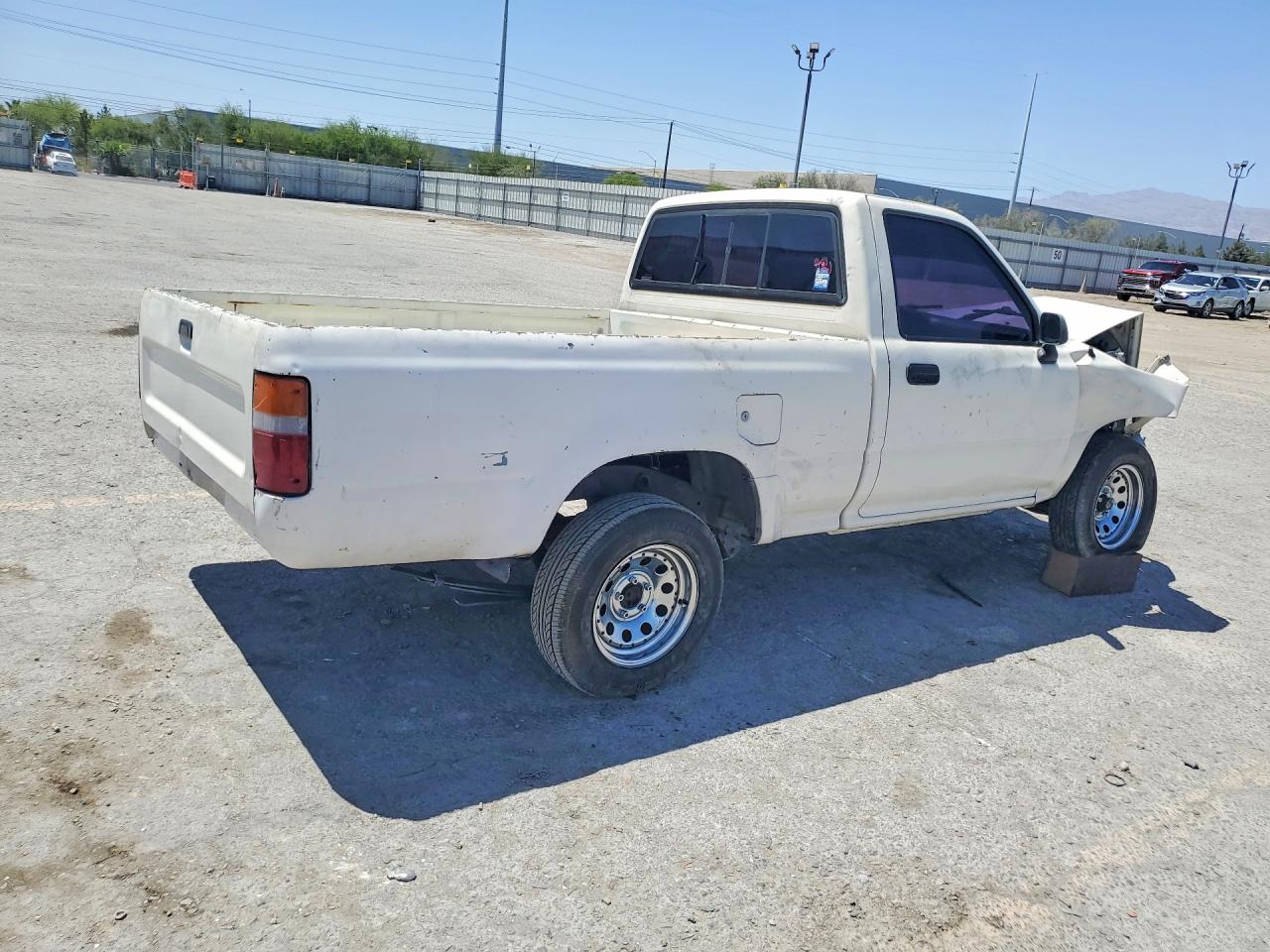 1990 Toyota Pickup Base White vin: JT4RN81A0L0045197