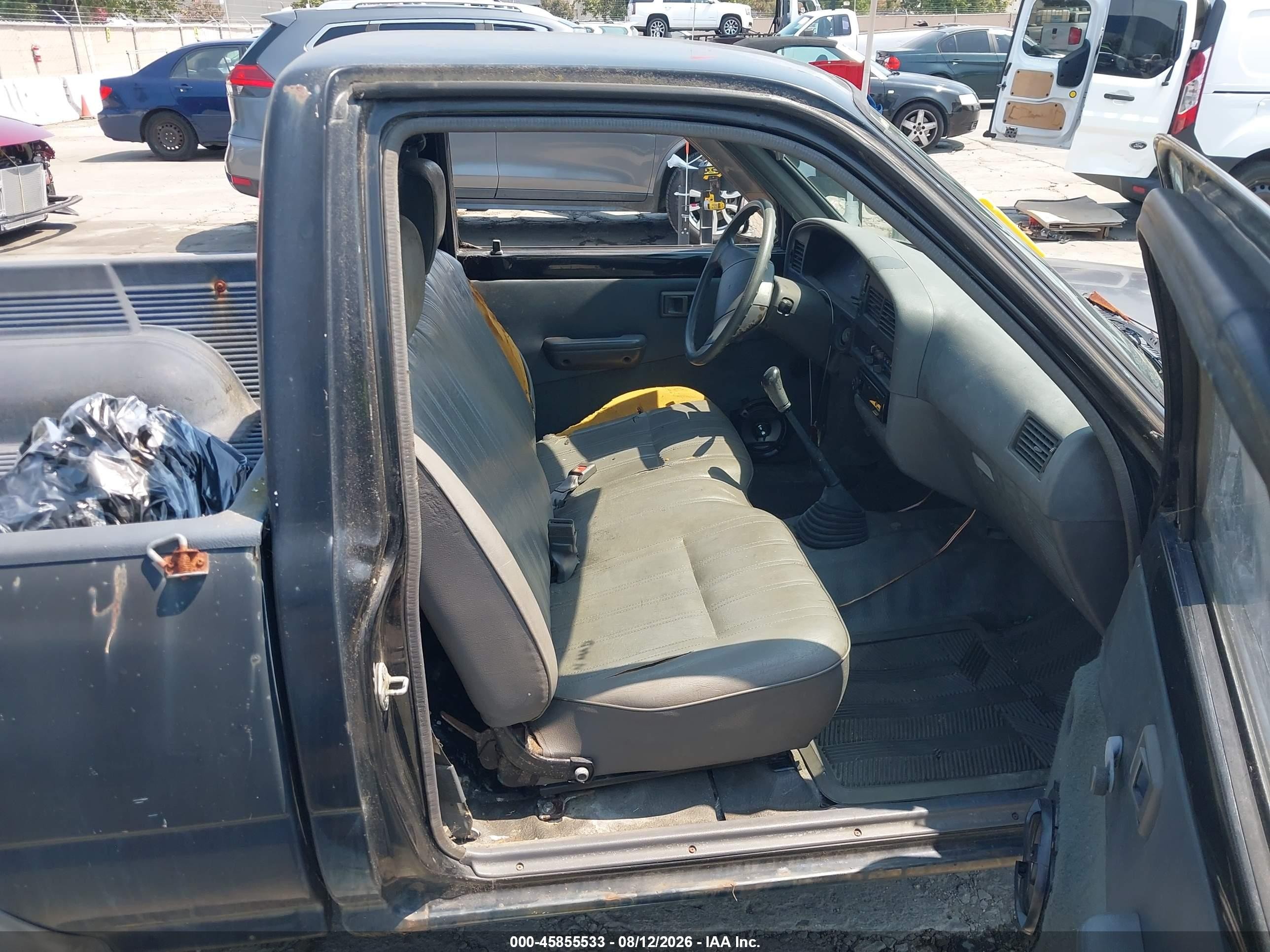 1990 Toyota Pickup 1/2 Ton Short Wheelbase Black vin: JT4RN81A0L0052568