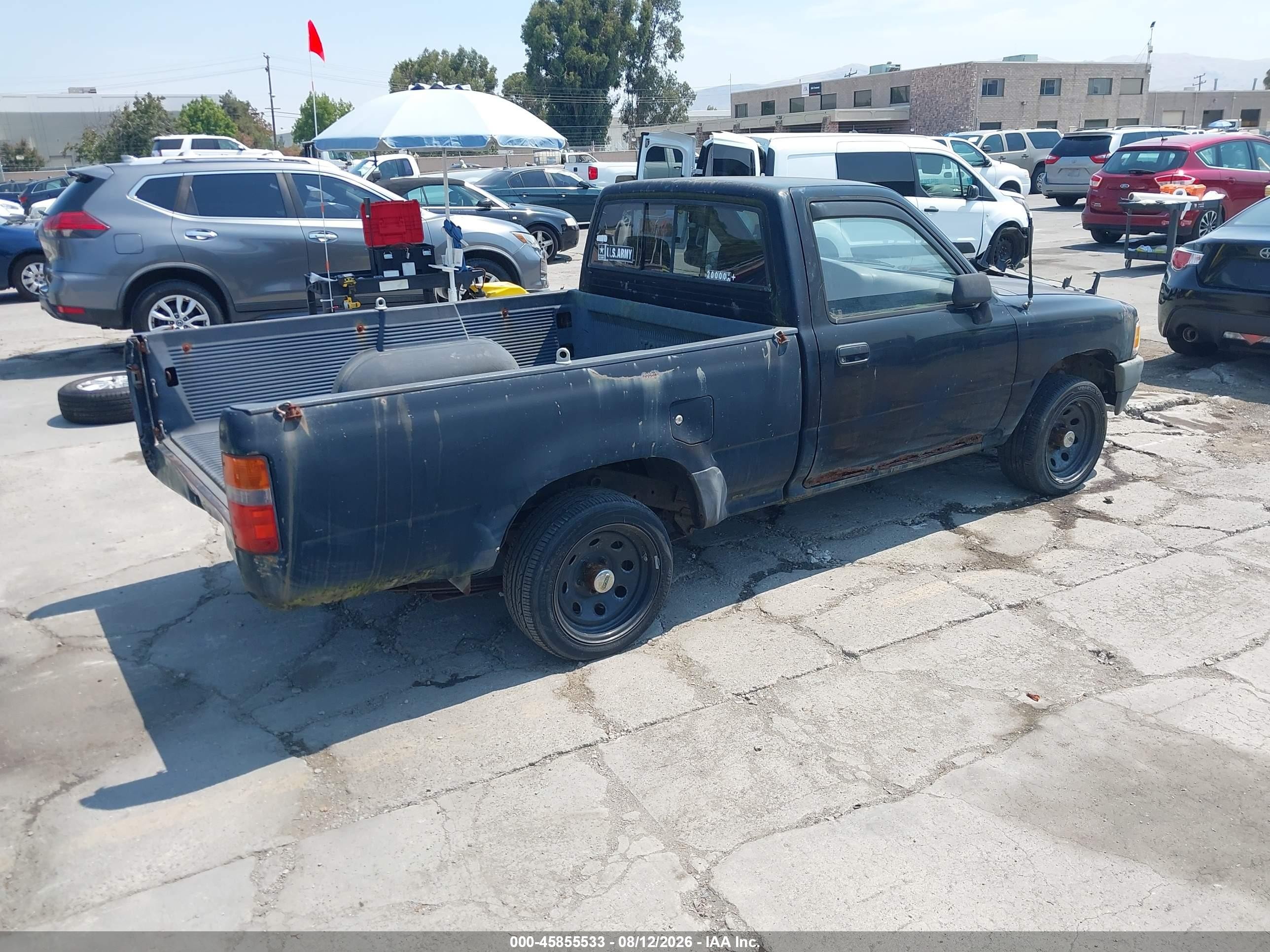 1990 Toyota Pickup 1/2 Ton Short Wheelbase Black vin: JT4RN81A0L0052568