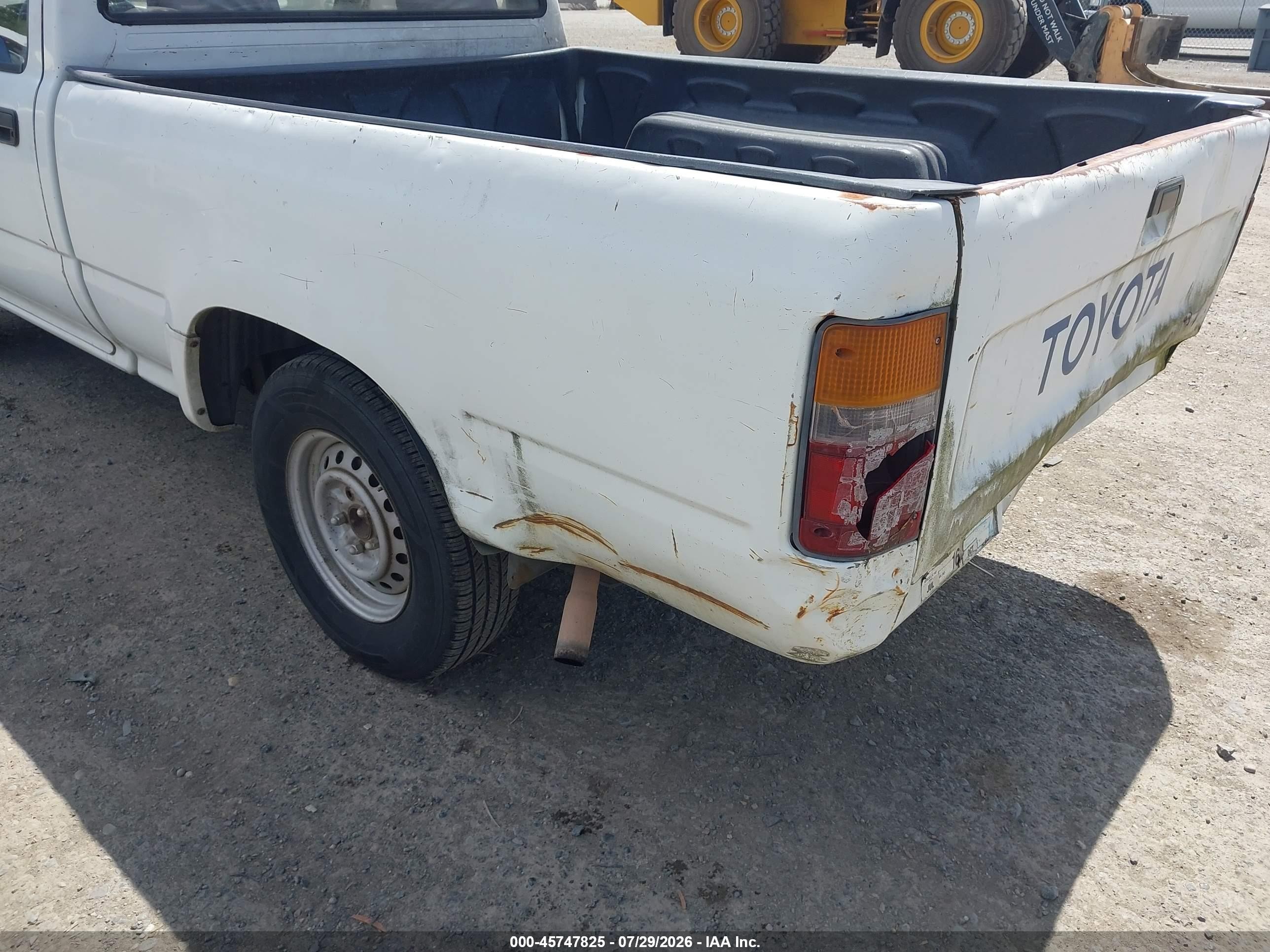 1995 Toyota Pickup 1/2 Ton Short Wheelbase Белый vin: JT4RN81A0S5203961