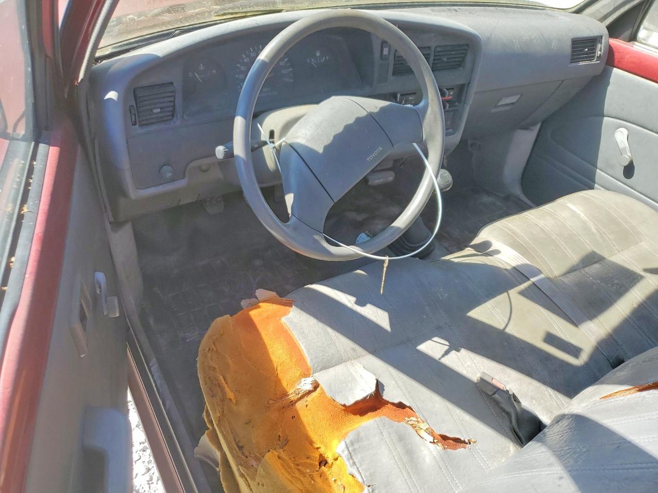 1991 Toyota Pickup 1/2 Ton Short Wheelbase Red vin: JT4RN81A1M0063466