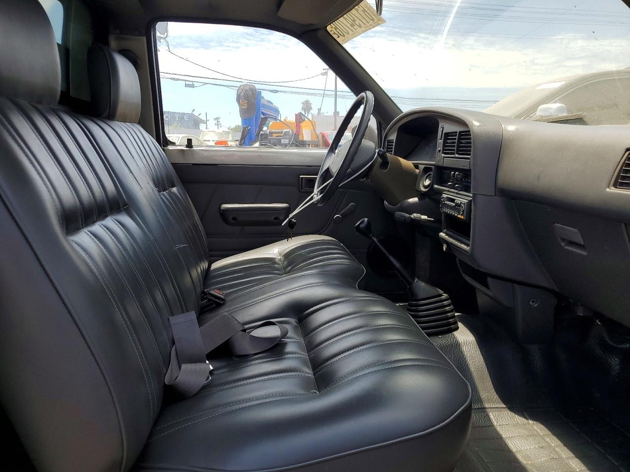 1992 Toyota Pickup 1/2 Ton Short Wheelbase Silver vin: JT4RN81A2N0092167