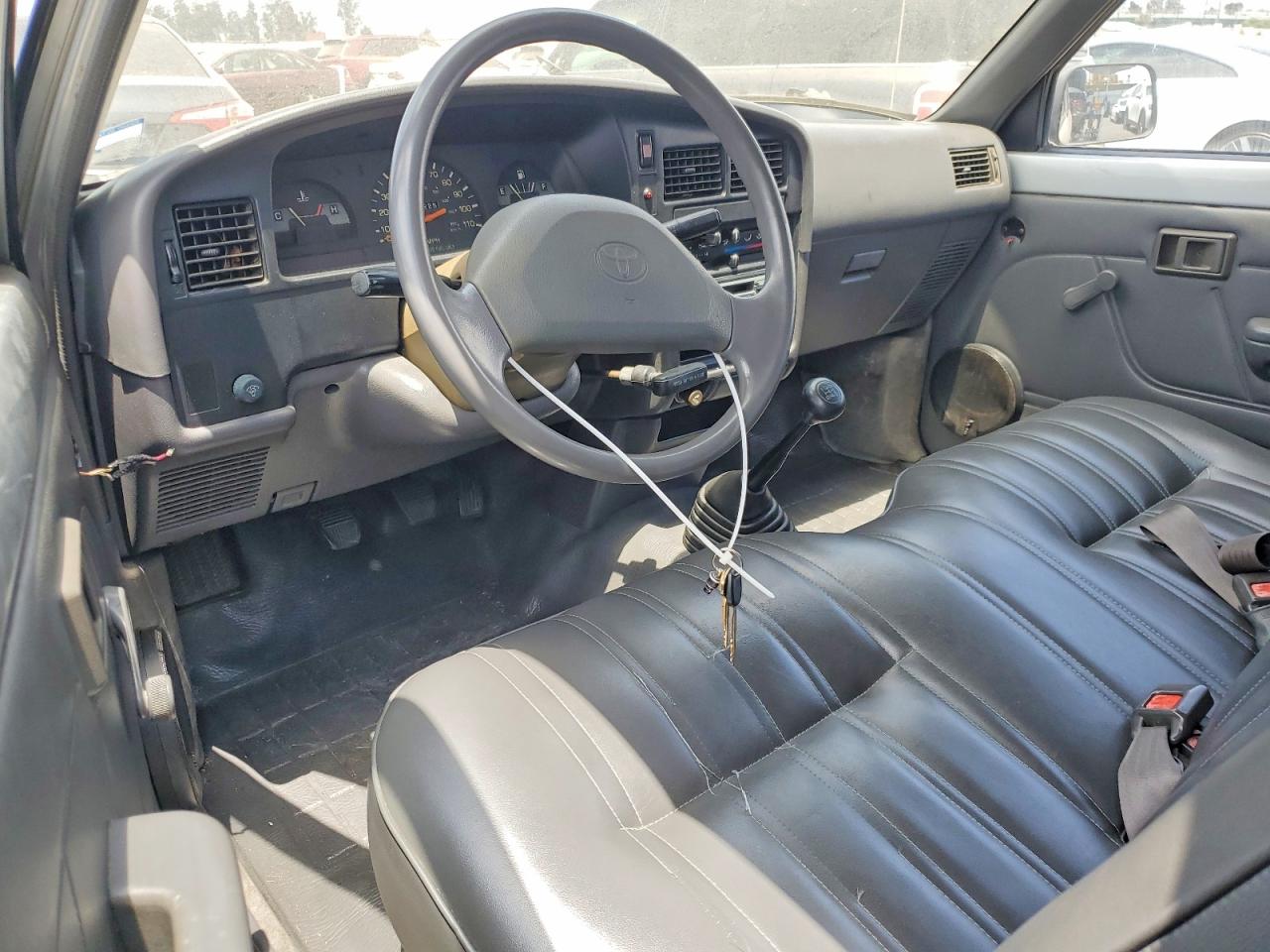 1992 Toyota Pickup 1/2 Ton Short Wheelbase Silver vin: JT4RN81A2N0092167