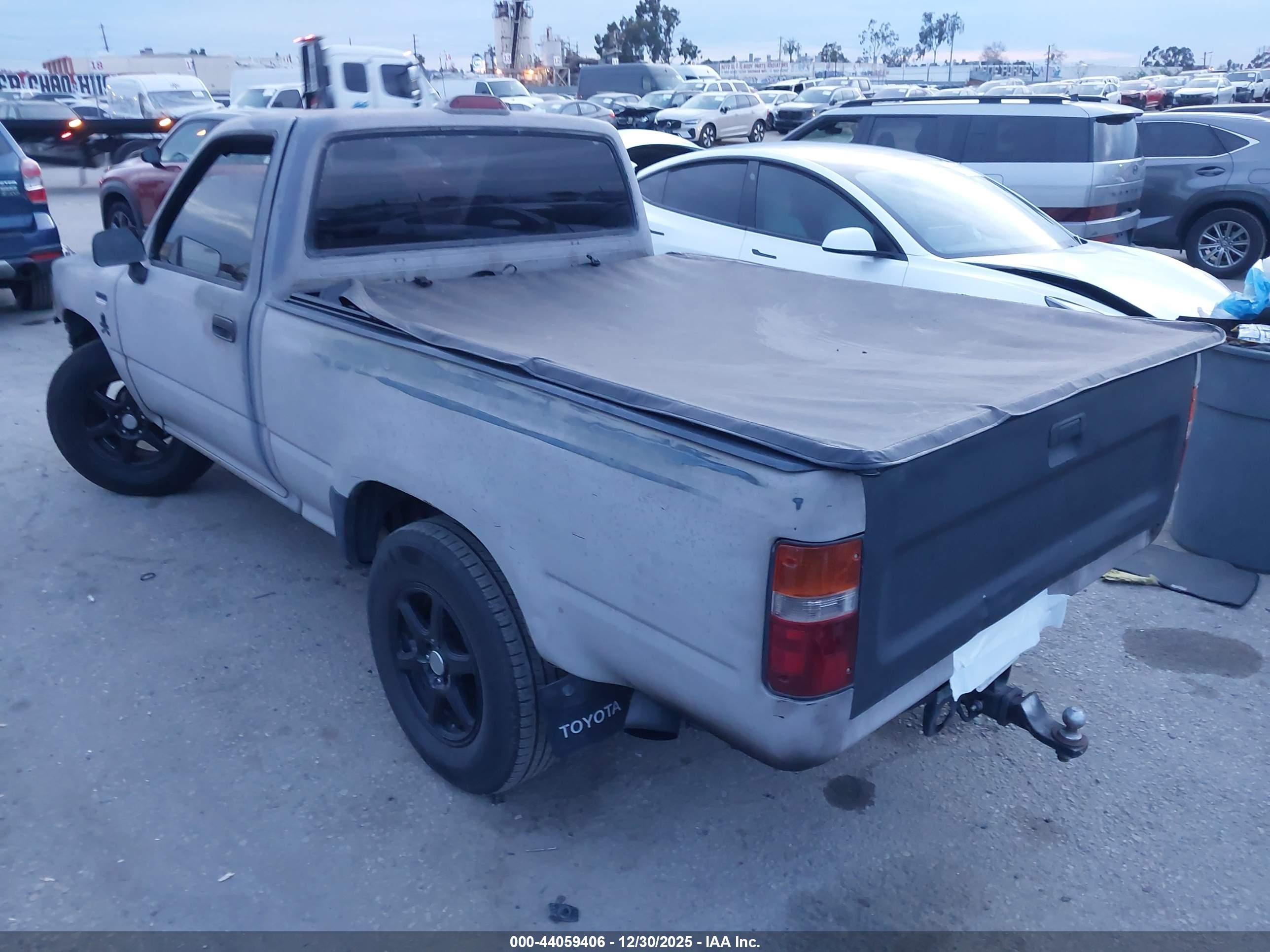 1995 Toyota Pickup 1/2 Ton Short Wheelbase Серый vin: JT4RN81A2S5206991