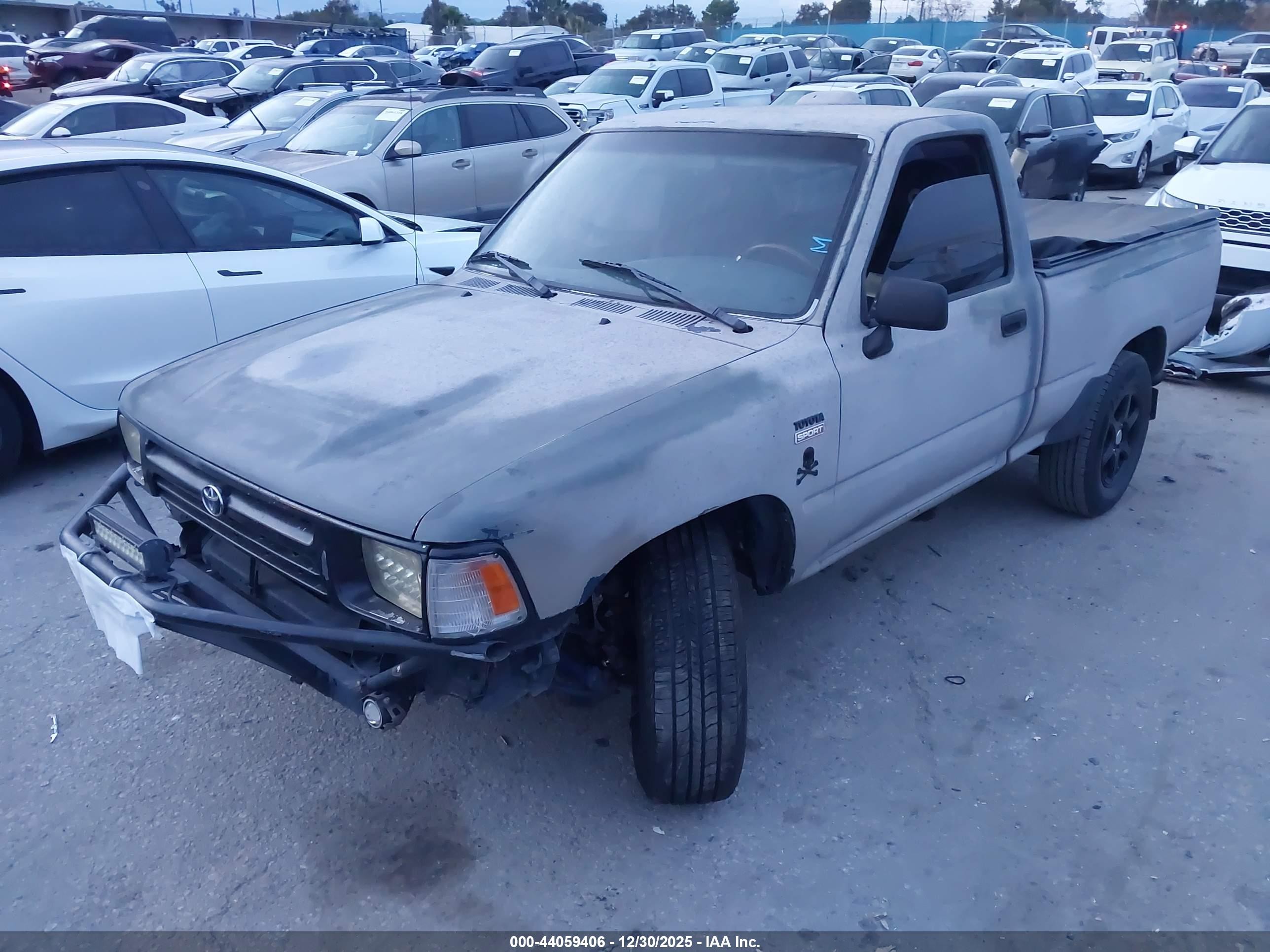 1995 Toyota Pickup 1/2 Ton Short Wheelbase Серый vin: JT4RN81A2S5206991