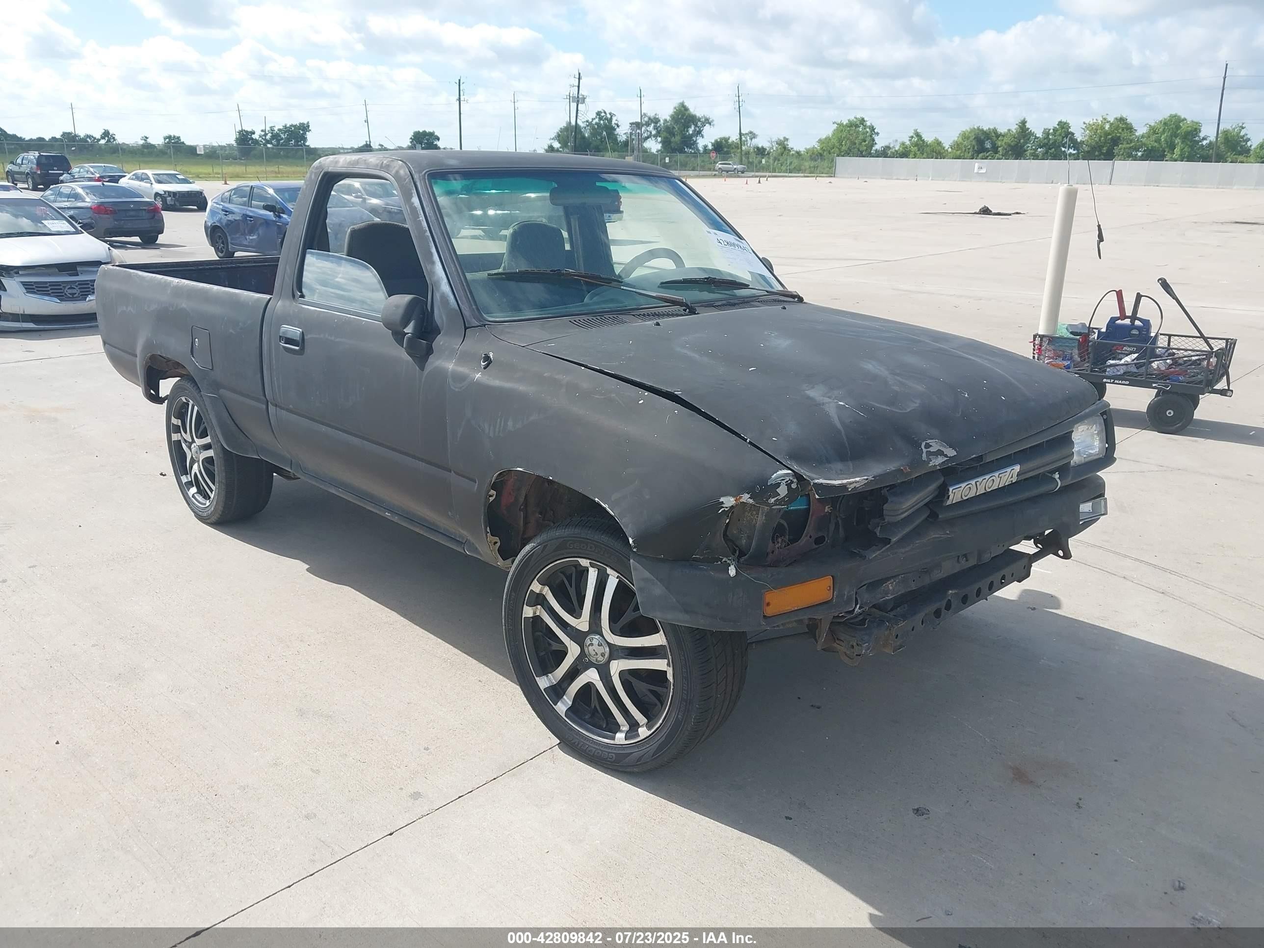 1990 Toyota Pickup 1/2 Ton Short Wheelbase Black vin: JT4RN81A3L0045985