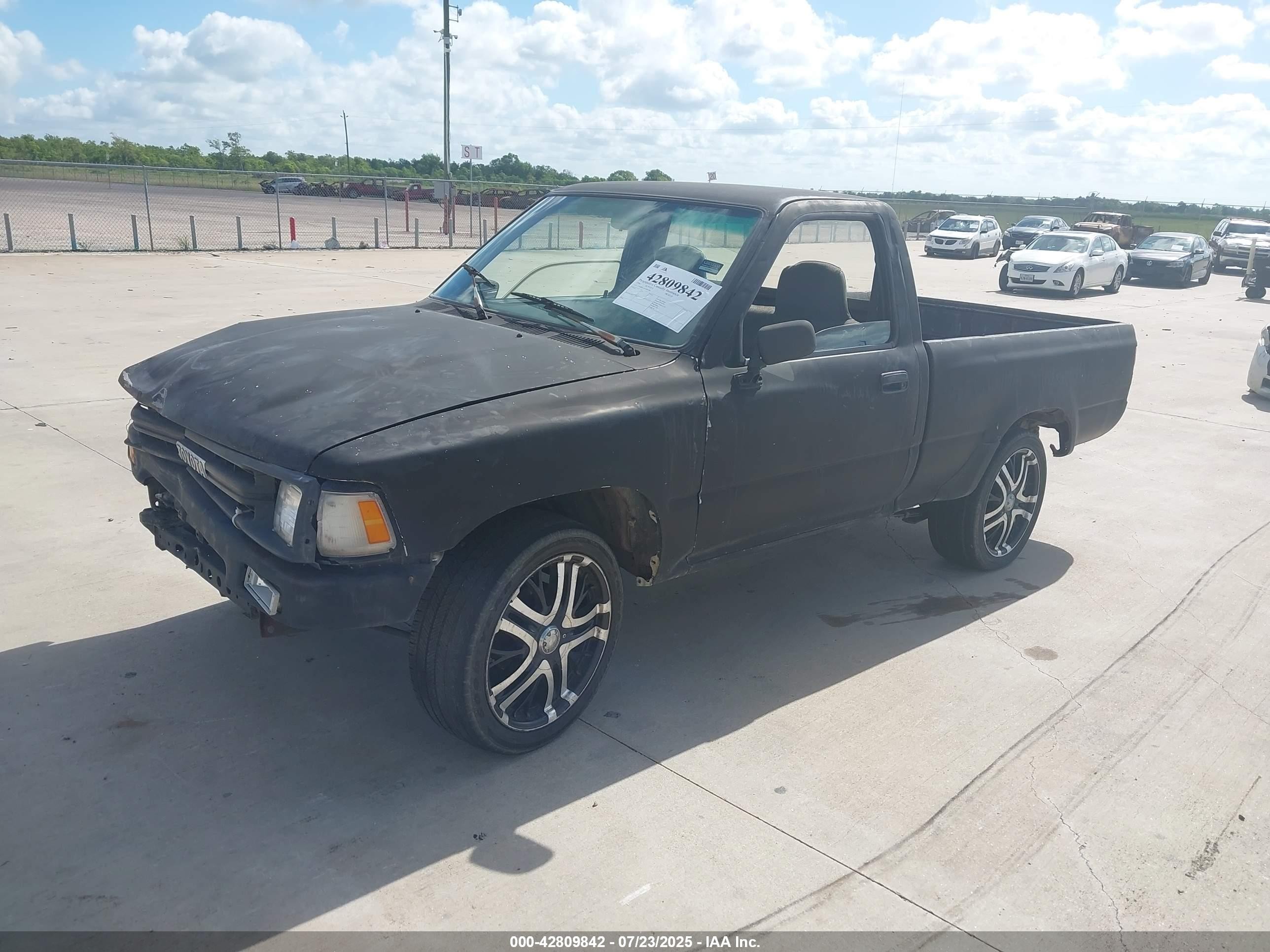 1990 Toyota Pickup 1/2 Ton Short Wheelbase Black vin: JT4RN81A3L0045985