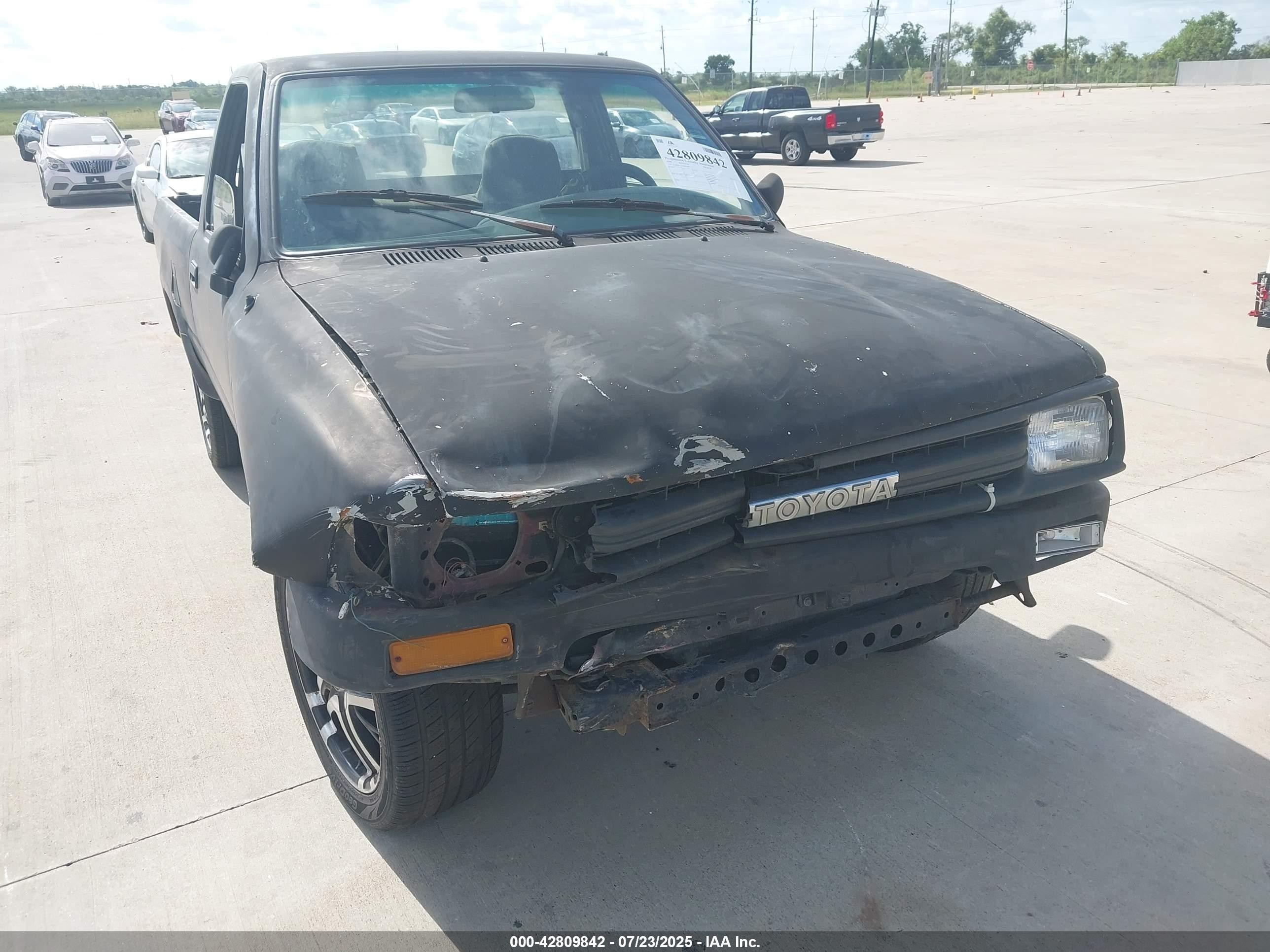 1990 Toyota Pickup 1/2 Ton Short Wheelbase Black vin: JT4RN81A3L0045985