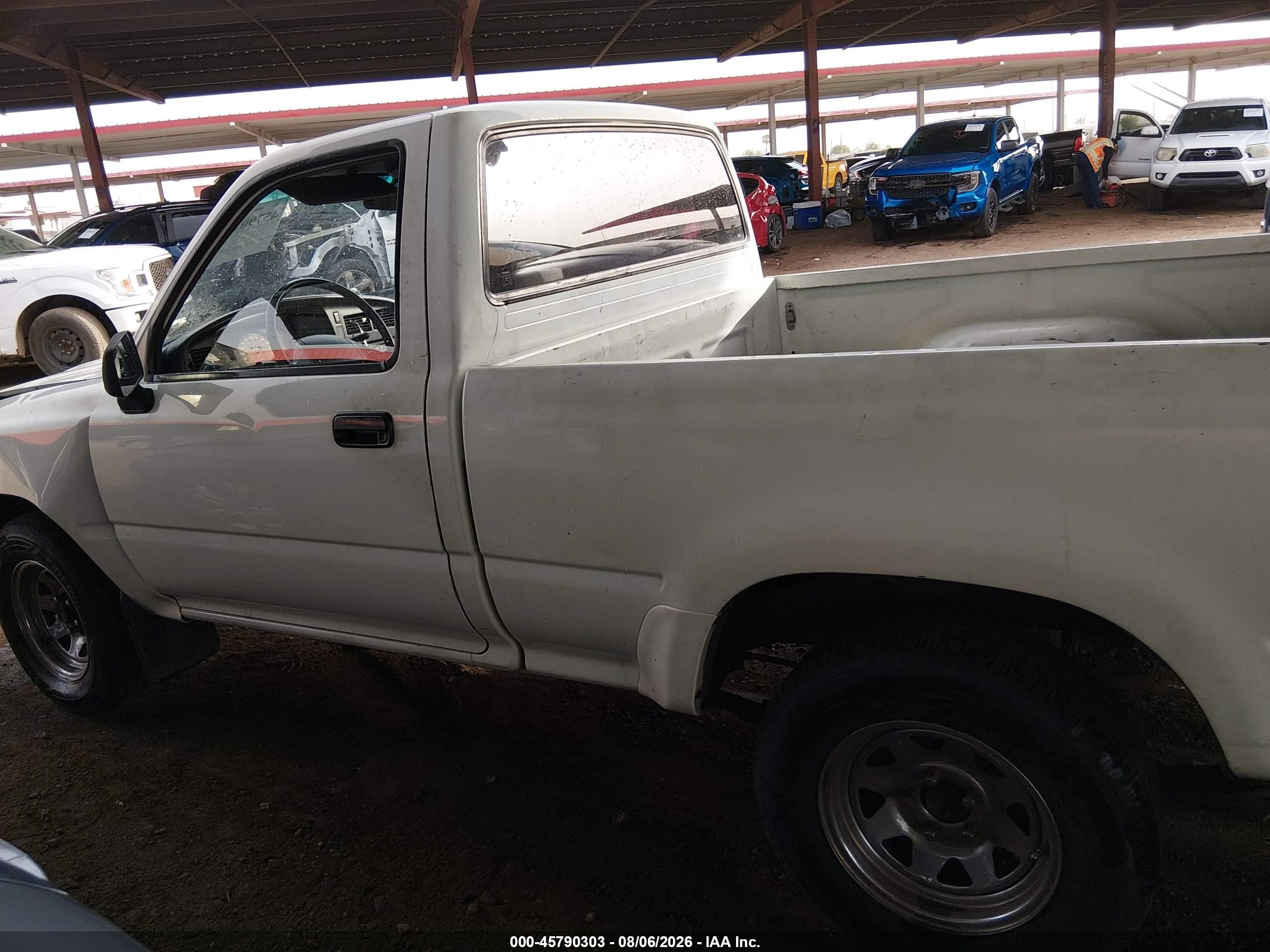 1991 Toyota Pickup 1/2 Ton Short Wheelbase White vin: JT4RN81A3M5101931