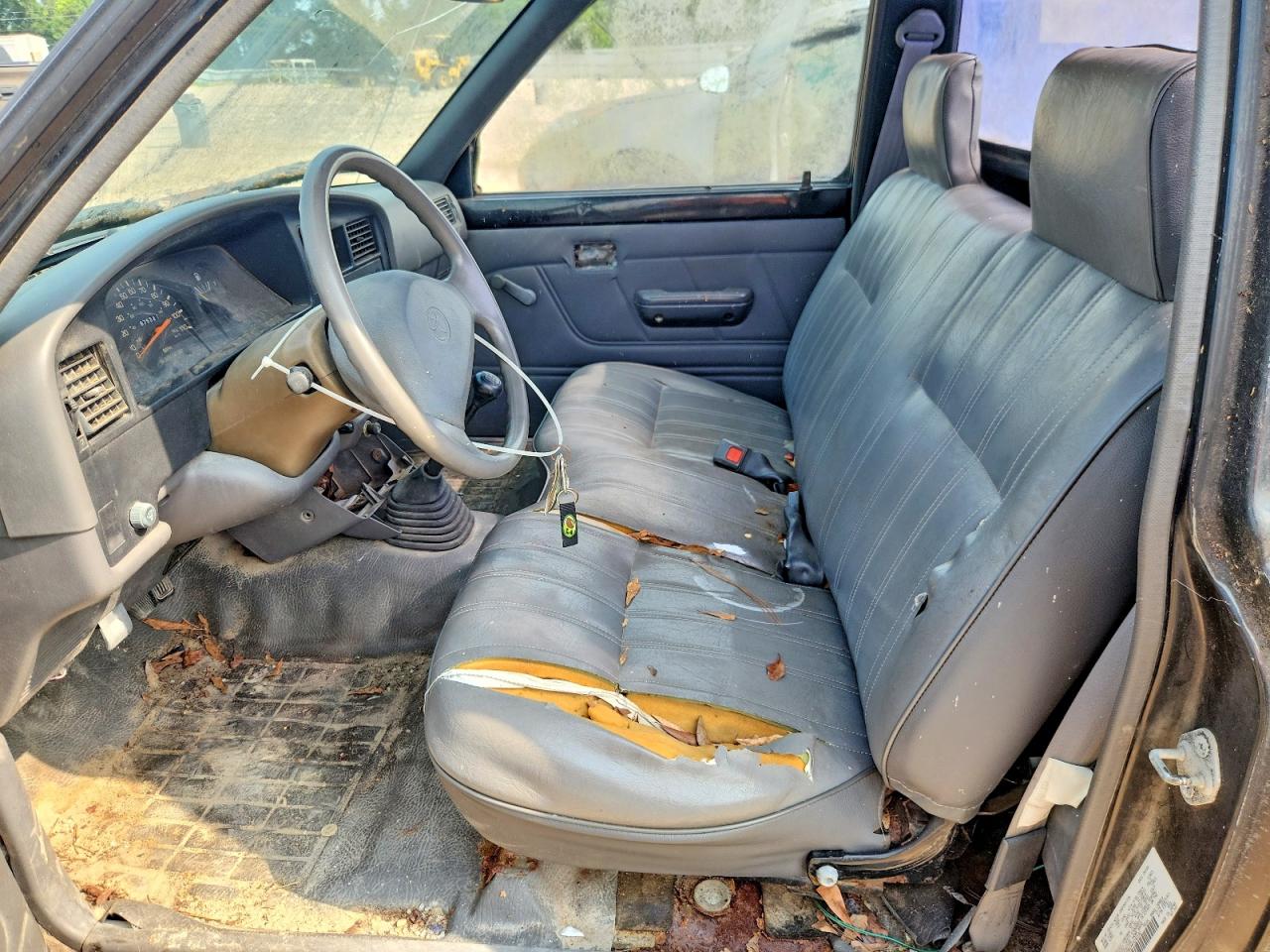 1993 Toyota Pickup 1/2 Ton Short Wheelbase Black vin: JT4RN81A4P5162192