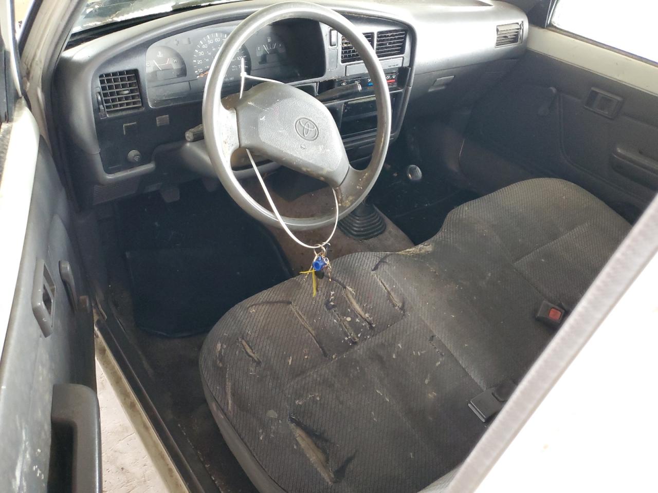 1995 Toyota Pickup 1/2 Ton Short Wheelbase Белый vin: JT4RN81A4S5207818