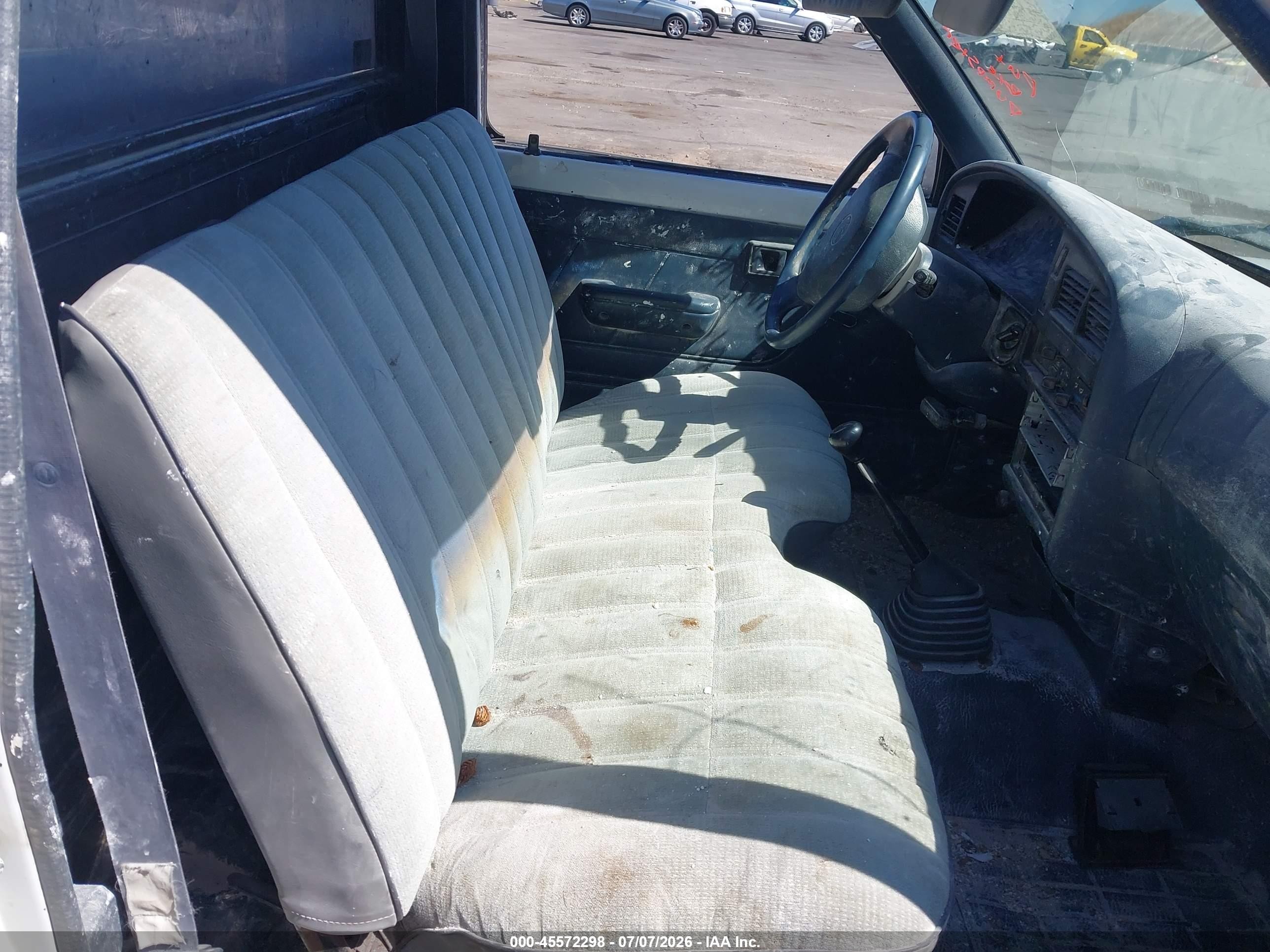 1992 Toyota Pickup 1/2 Ton Short Wheelbase White vin: JT4RN81A7N0090432