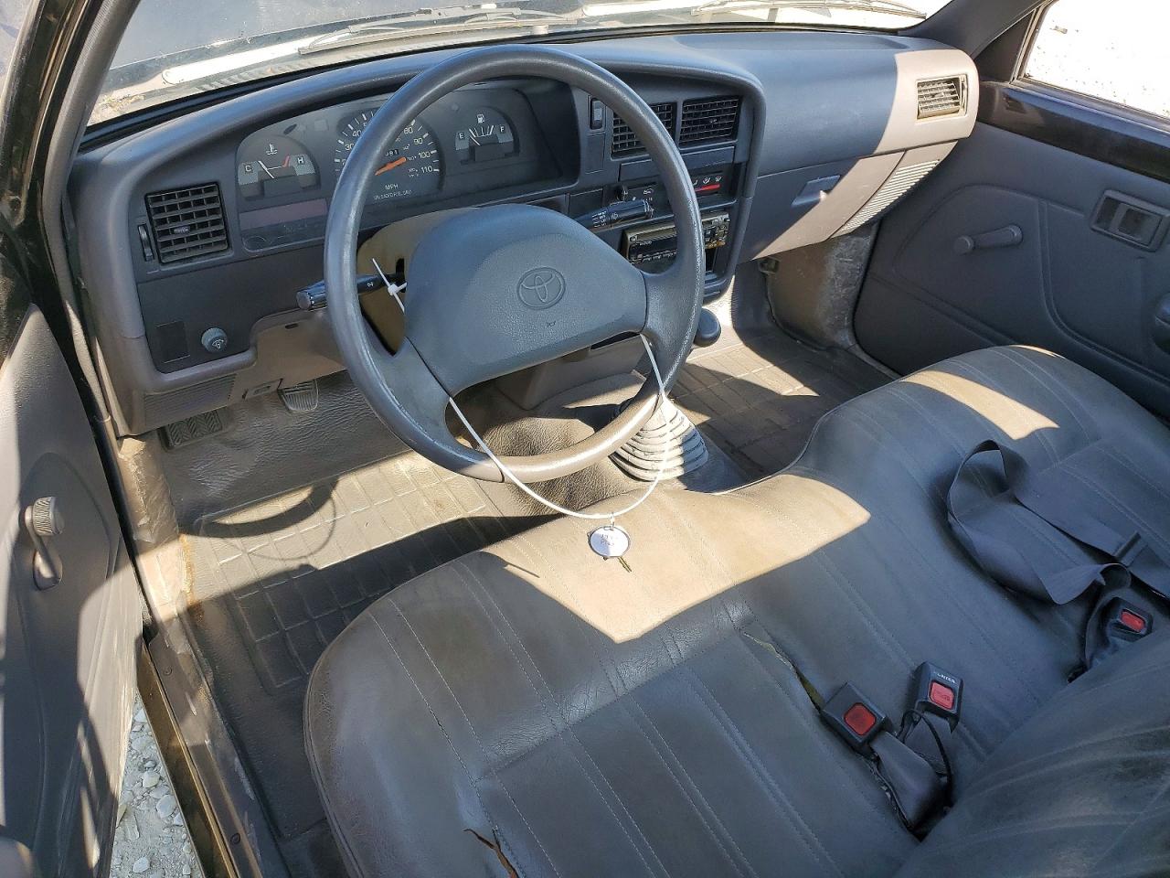 1992 Toyota Pickup Base Черный vin: JT4RN81A7N5146825