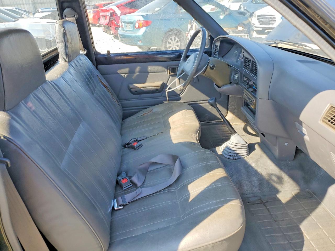 1992 Toyota Pickup Base Черный vin: JT4RN81A7N5146825