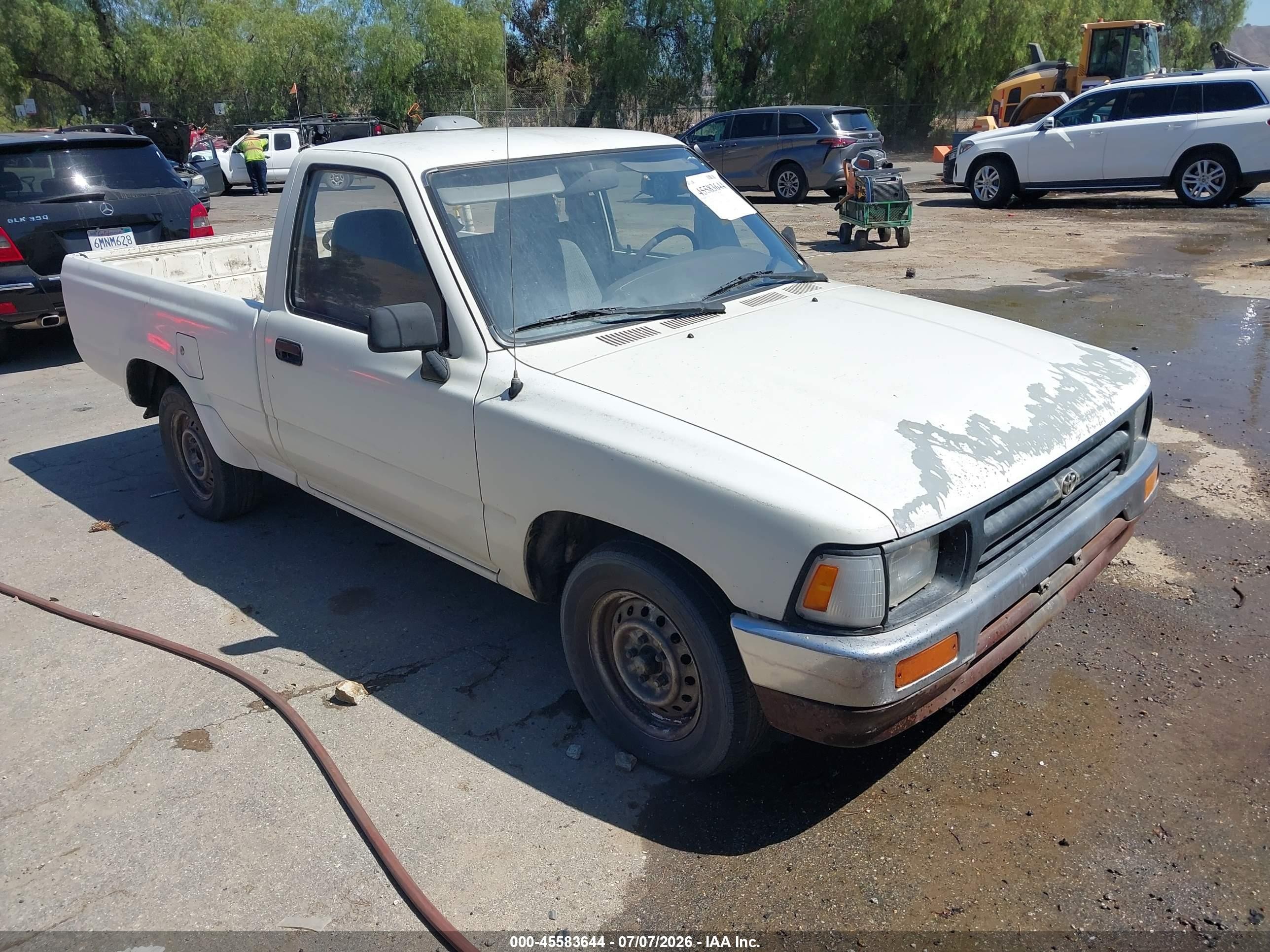 1994 Toyota Pickup 1/2 Ton Short Wheelbase White vin: JT4RN81A7R5176056