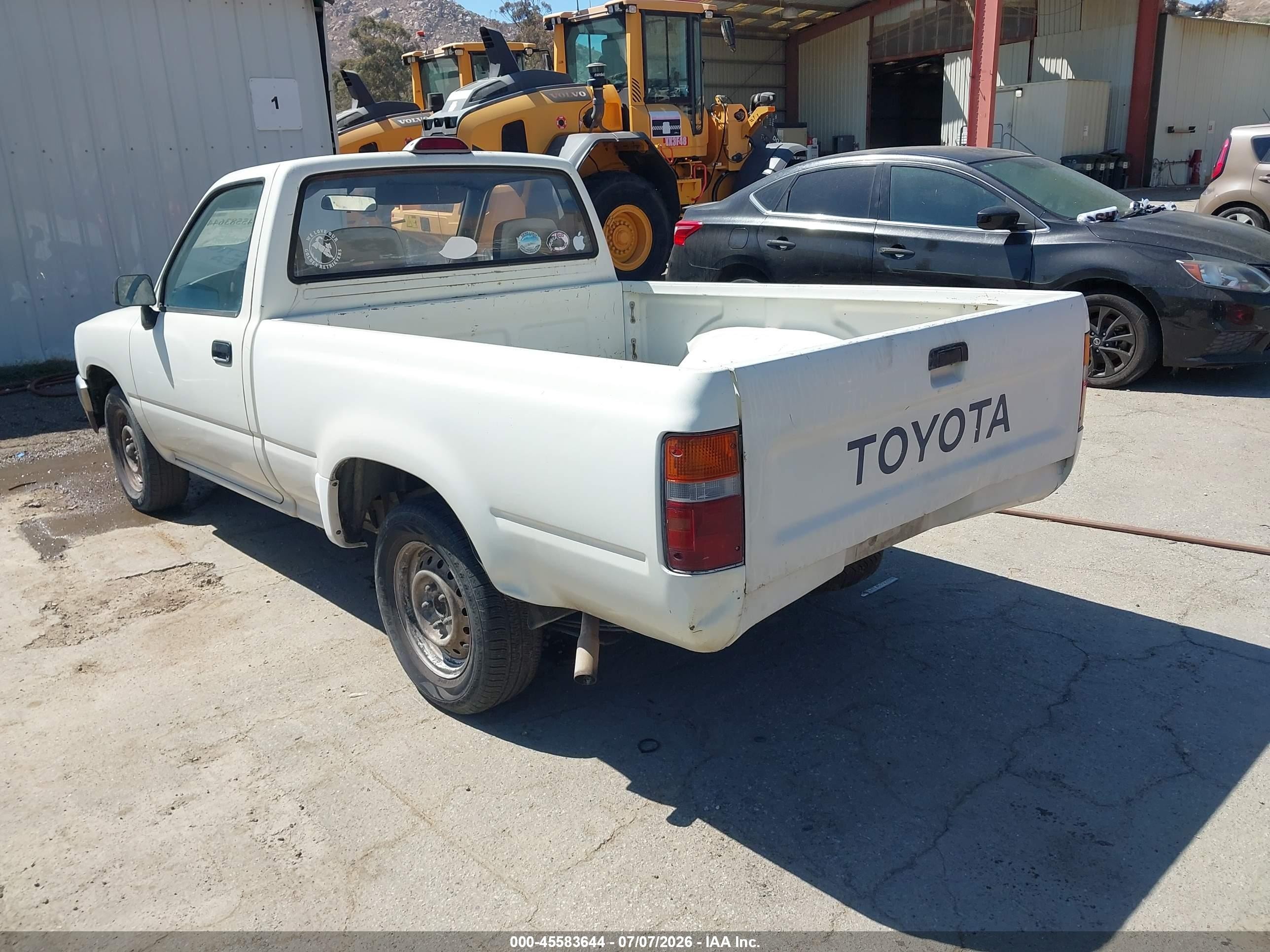 1994 Toyota Pickup 1/2 Ton Short Wheelbase White vin: JT4RN81A7R5176056