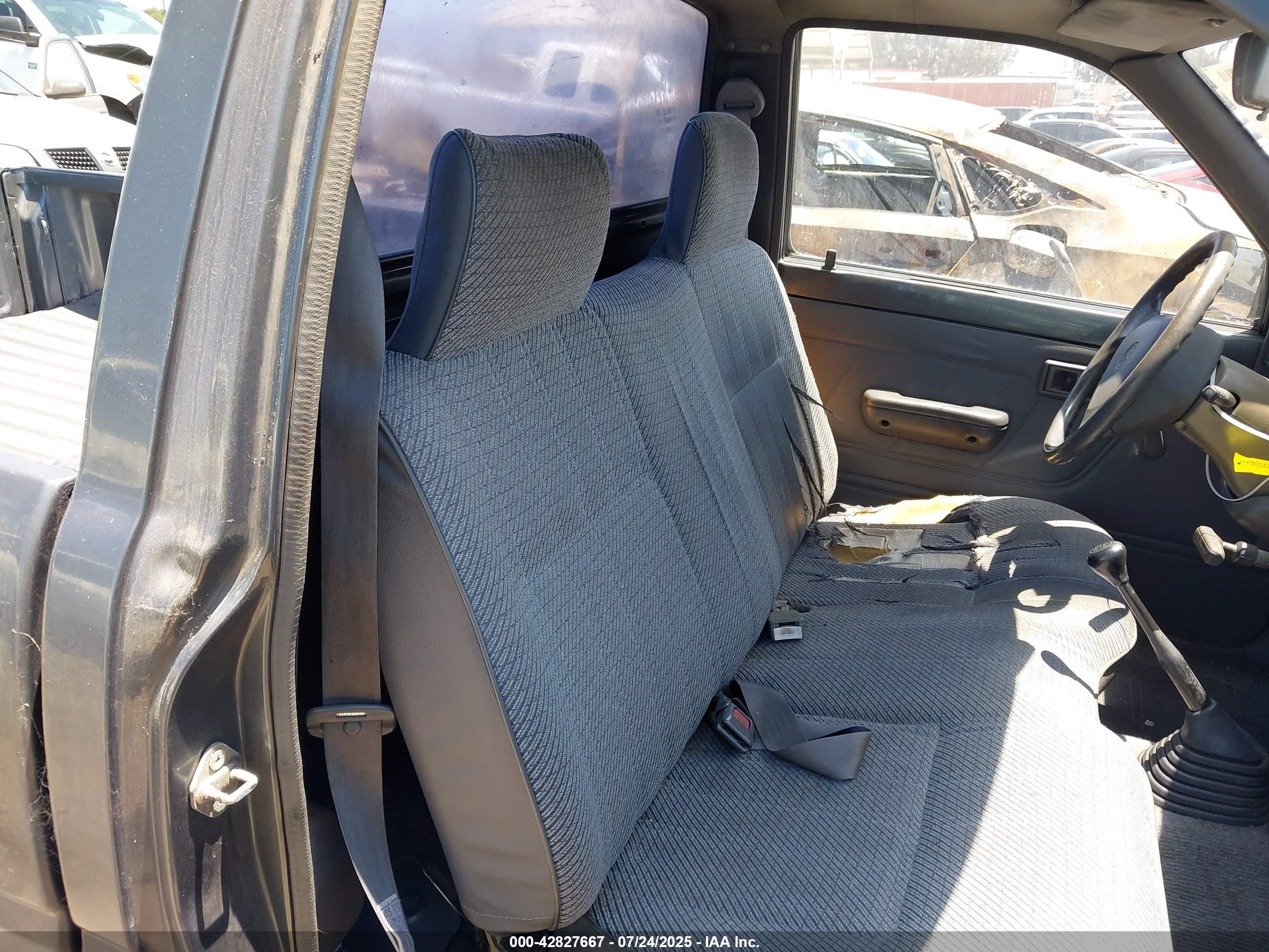 1995 Toyota Pickup 1/2 Ton Short Wheelbase Gray vin: JT4RN81A9S5205546