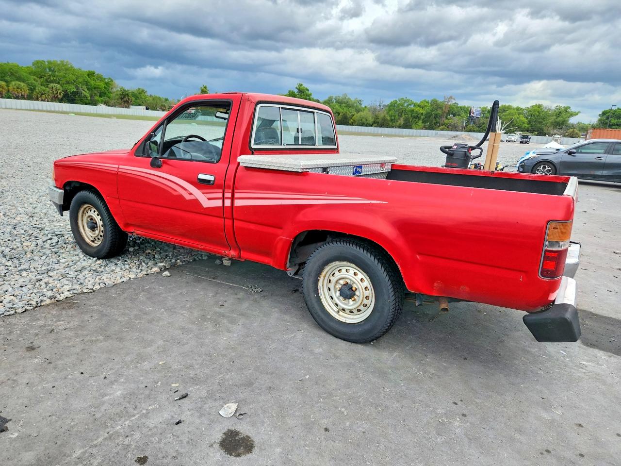 1989 Toyota Pickup Deluxe Red vin: JT4RN81D1K5025200