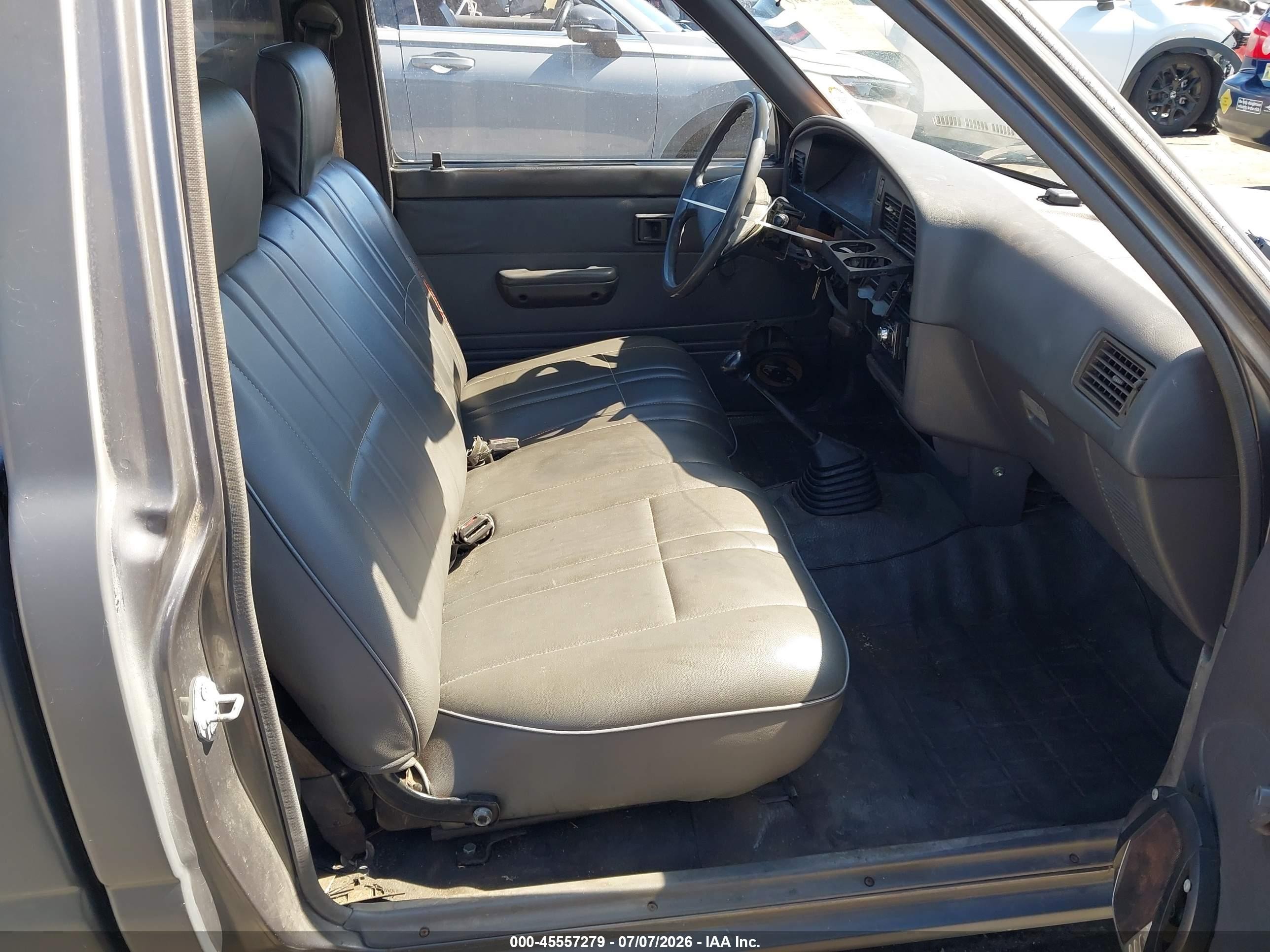 1989 Toyota Pickup 1/2 Ton Sht Wheelbase Dlx Gray vin: JT4RN81P1K0021316