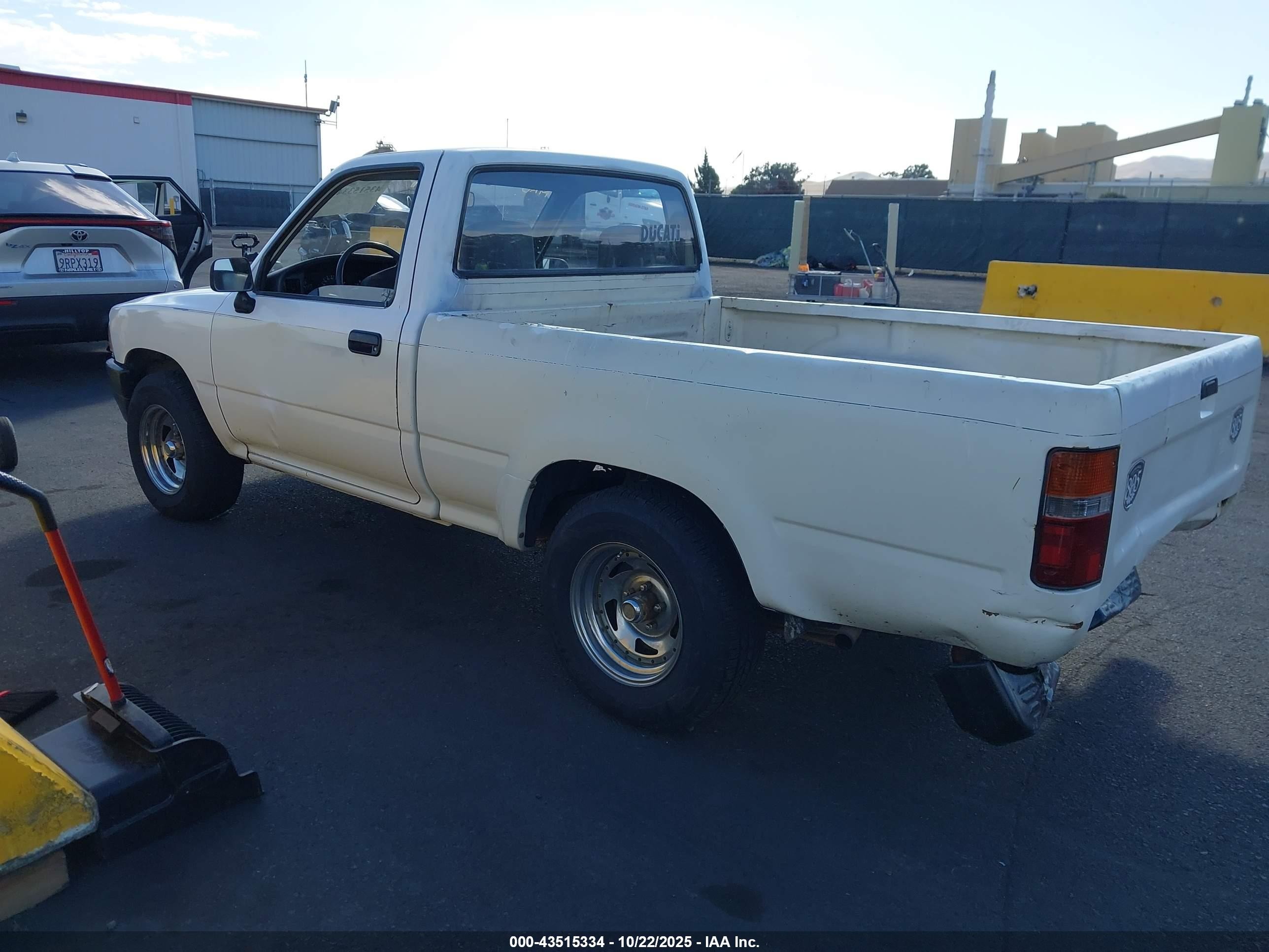 1989 Toyota Pickup 1/2 Ton Sht Wheelbase Dlx White vin: JT4RN81P2K5040976