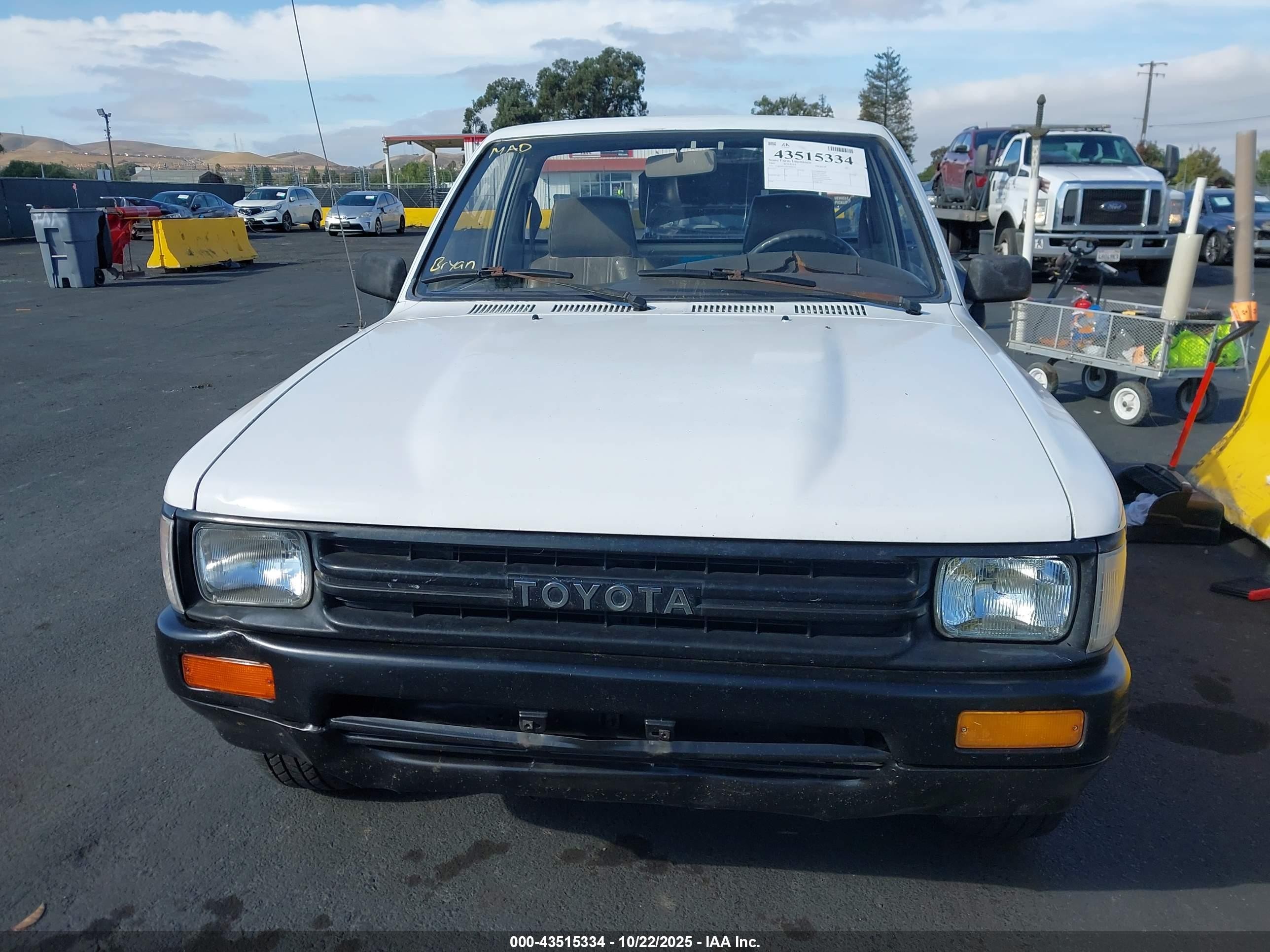 1989 Toyota Pickup 1/2 Ton Sht Wheelbase Dlx White vin: JT4RN81P2K5040976
